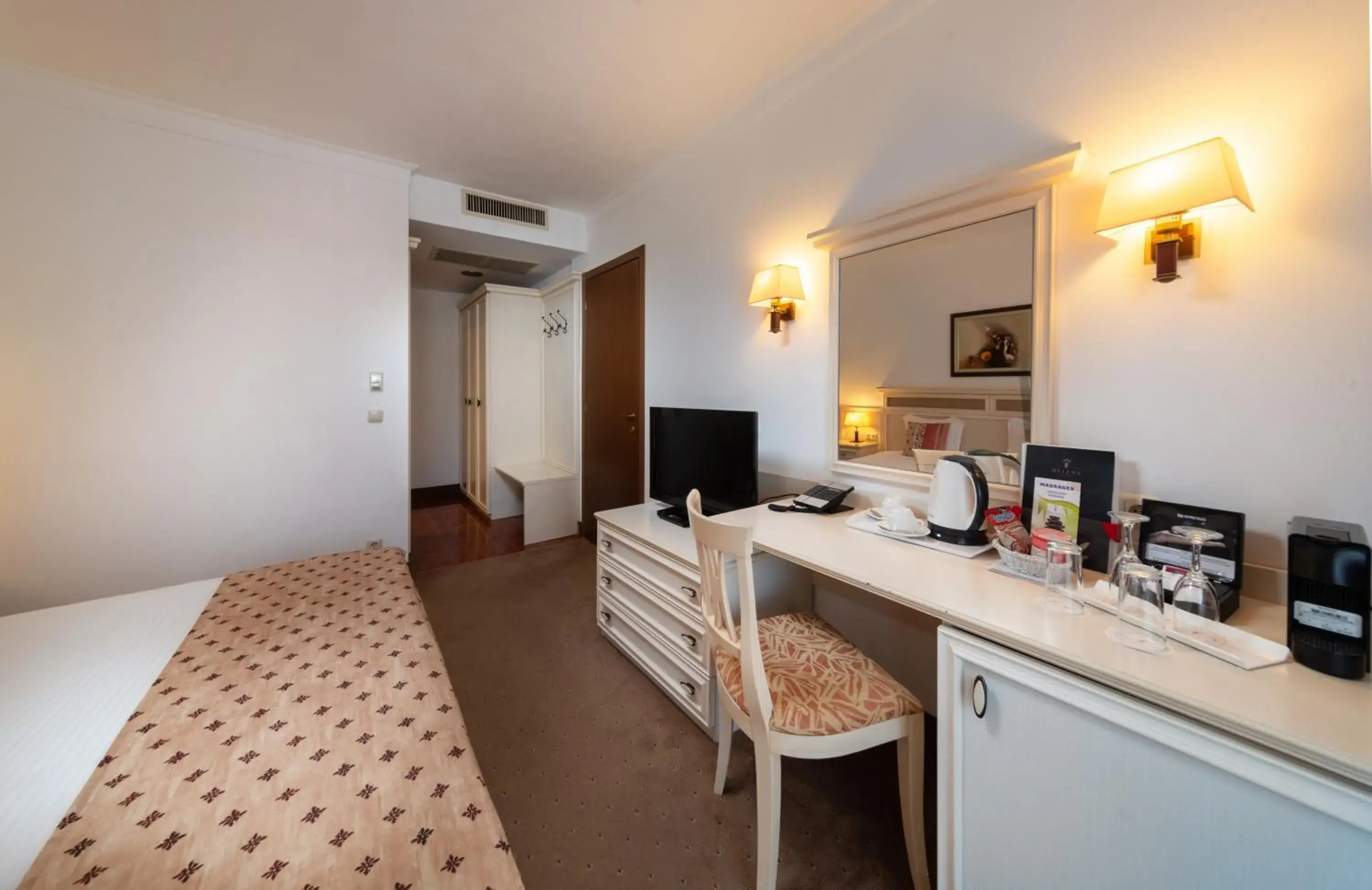 Bed in Helena Sands Bed in Helena Sands