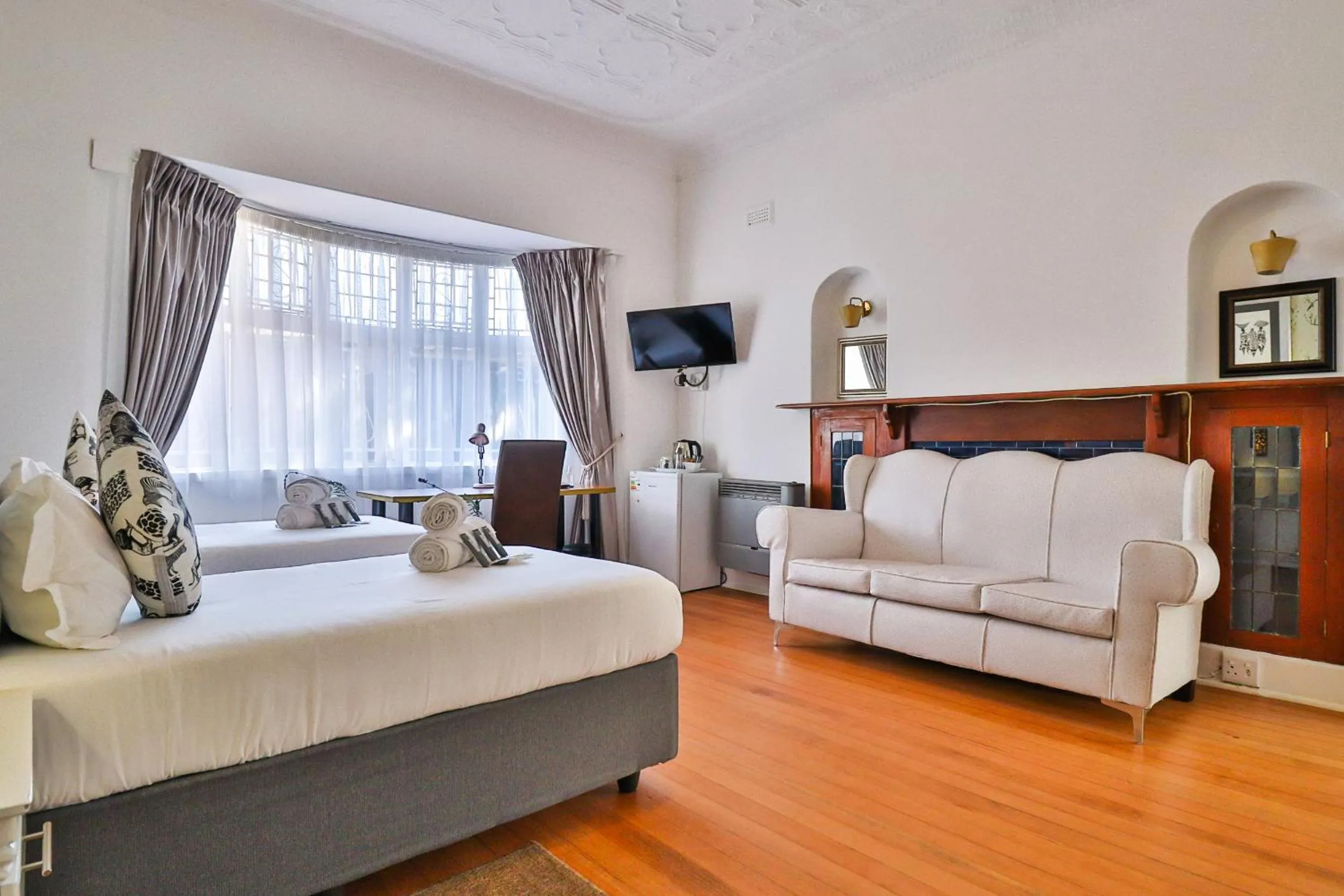 TV and multimedia, Bed in Sunbury Bed and Breakfast