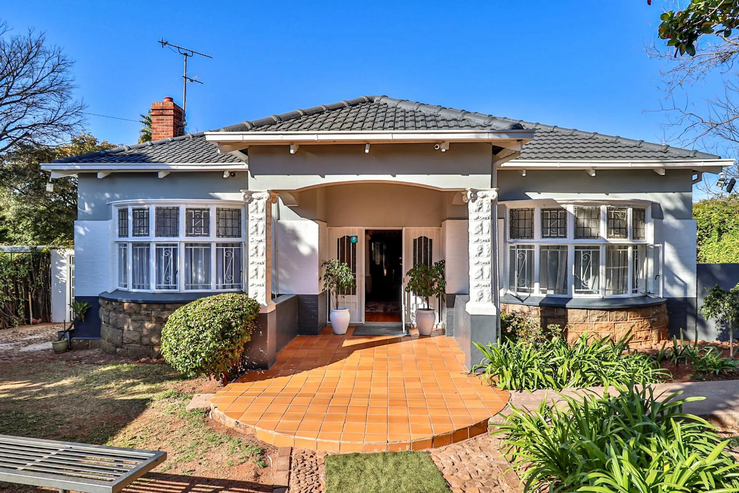 Property building in Sunbury Bed and Breakfast