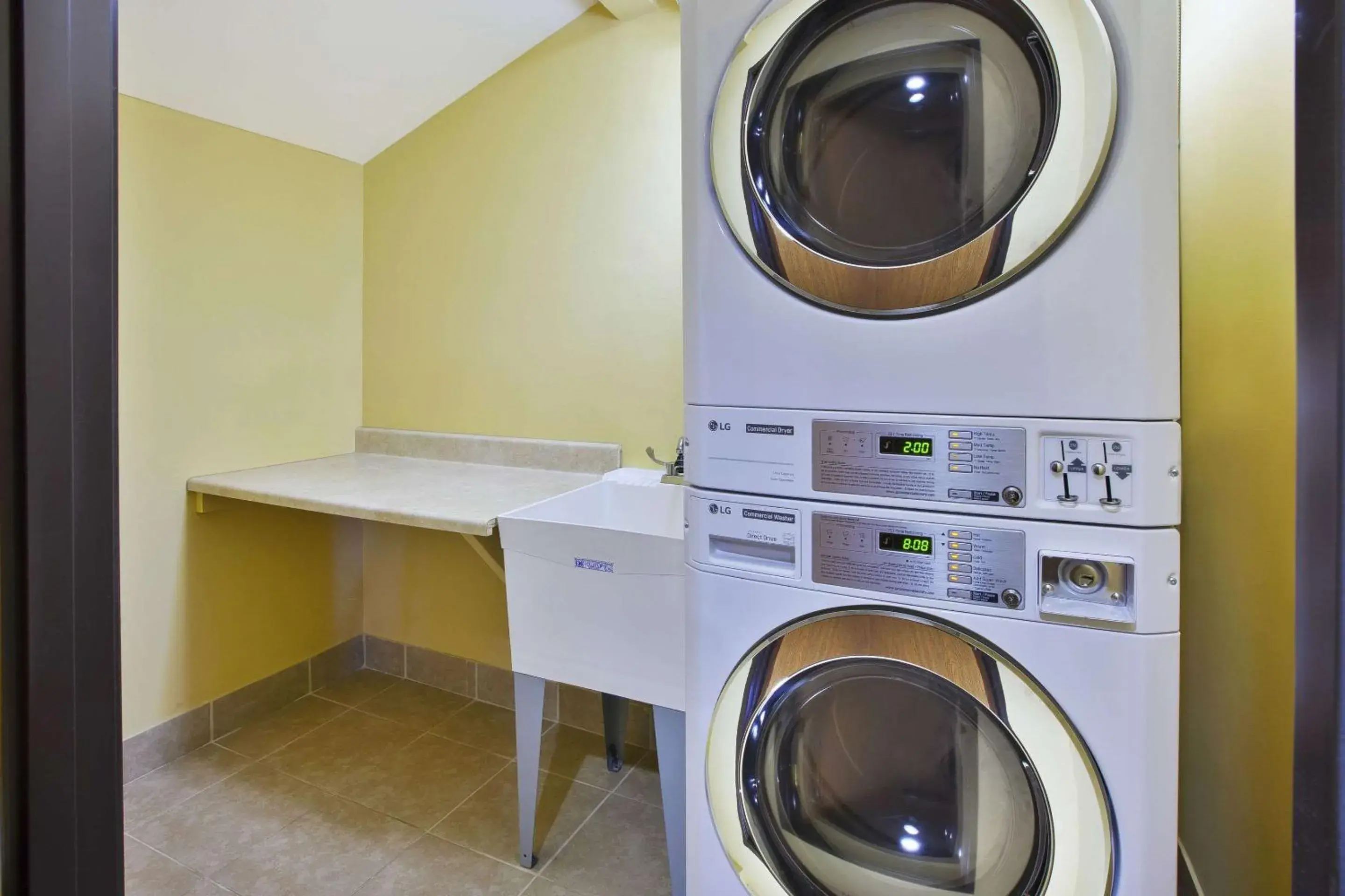 laundry in Quality Inn Marshall near I-69 laundry in Quality Inn Marshall near I-69