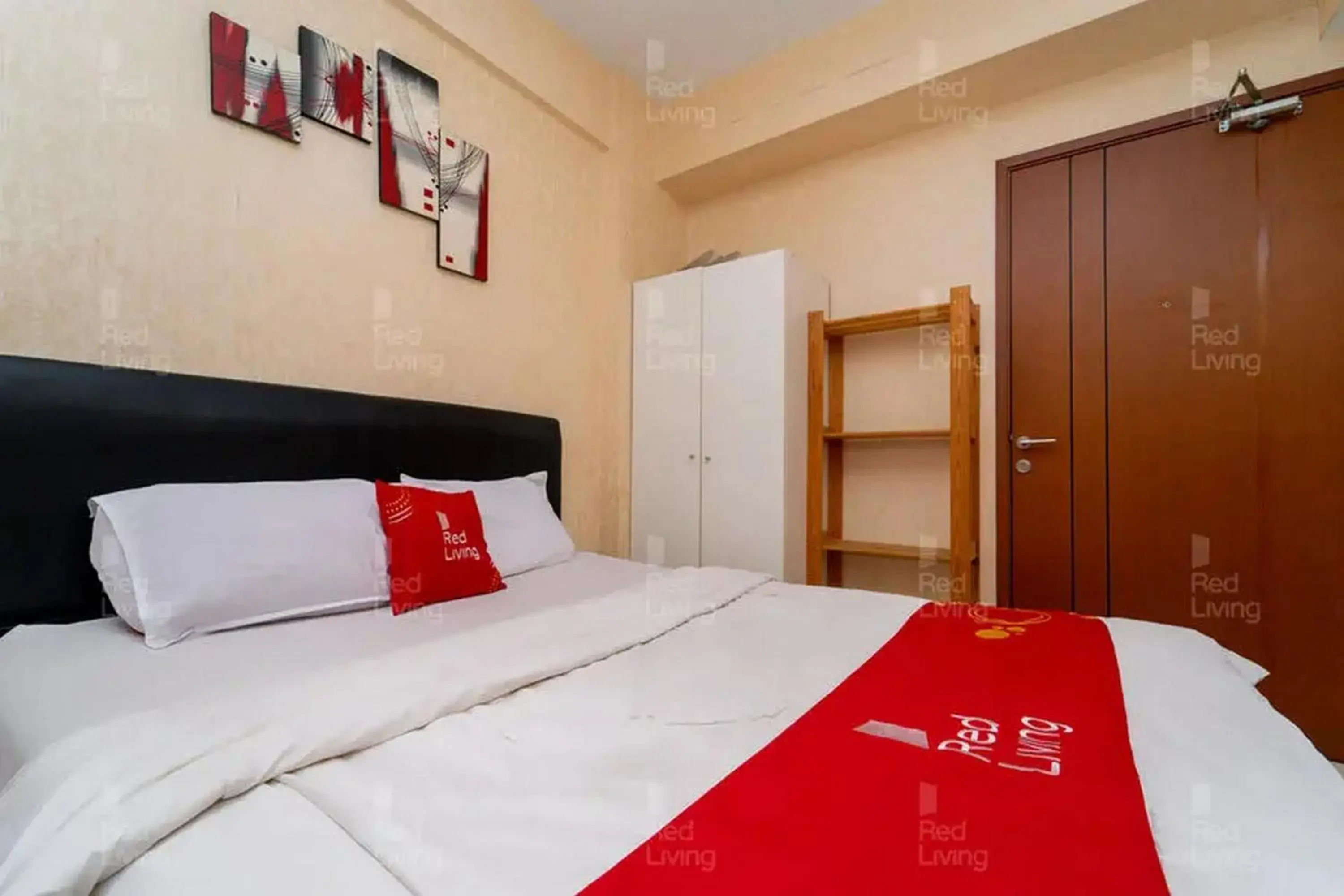Bedroom, Bed in RedLiving Apartemen Green Lake View Ciputat - Pelangi Rooms 2 Tower E Bedroom, Bed in RedLiving Apartemen Green Lake View Ciputat - Pelangi Rooms 2 Tower E