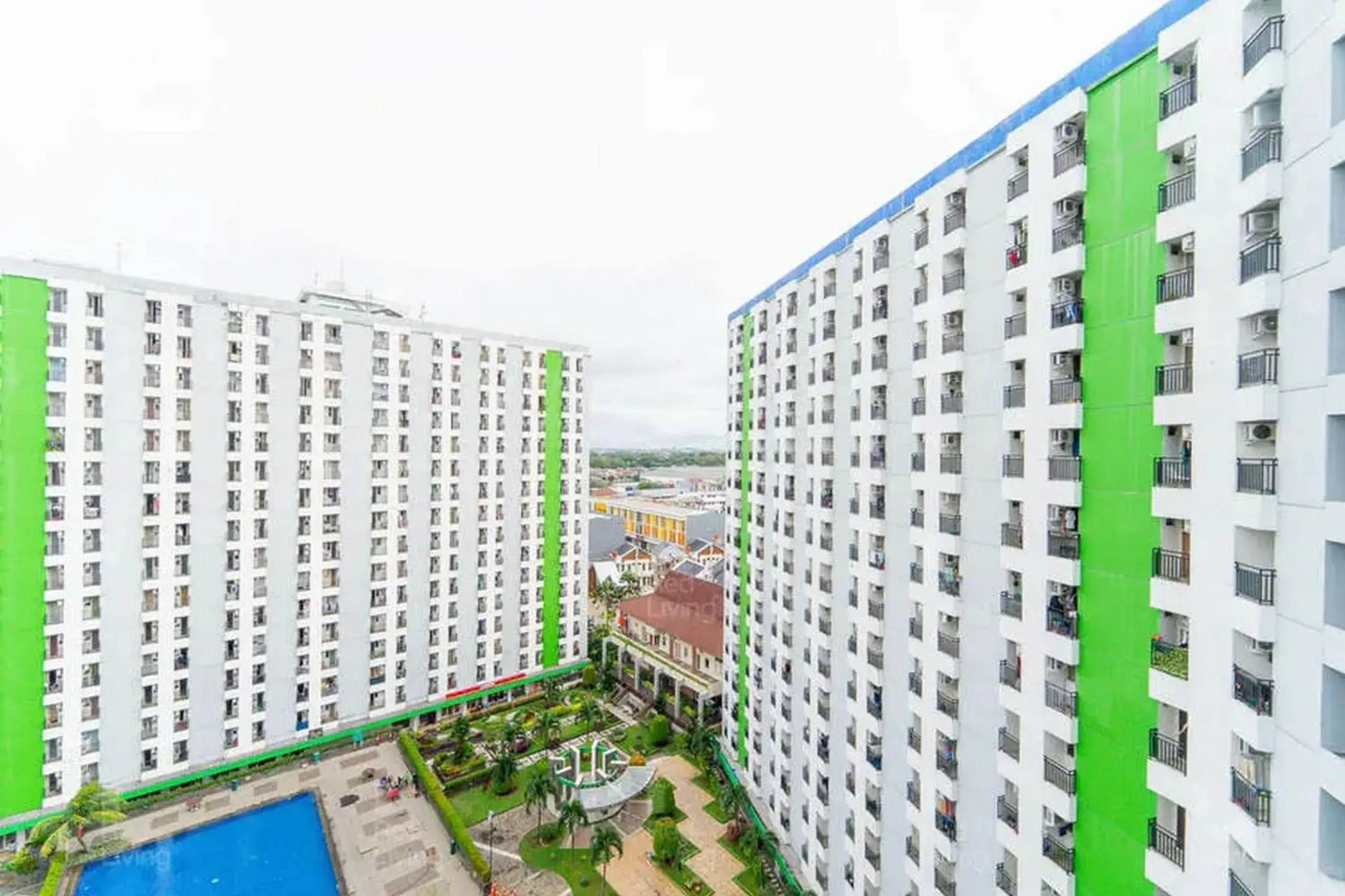 Property building in RedLiving Apartemen Green Lake View Ciputat - Pelangi Rooms 2 Tower E Property building in RedLiving Apartemen Green Lake View Ciputat - Pelangi Rooms 2 Tower E