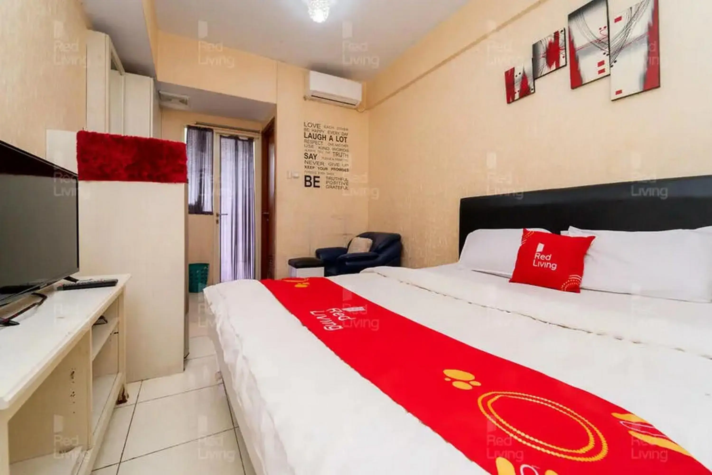 Bedroom, Bed in RedLiving Apartemen Green Lake View Ciputat - Pelangi Rooms 2 Tower E Bedroom, Bed in RedLiving Apartemen Green Lake View Ciputat - Pelangi Rooms 2 Tower E
