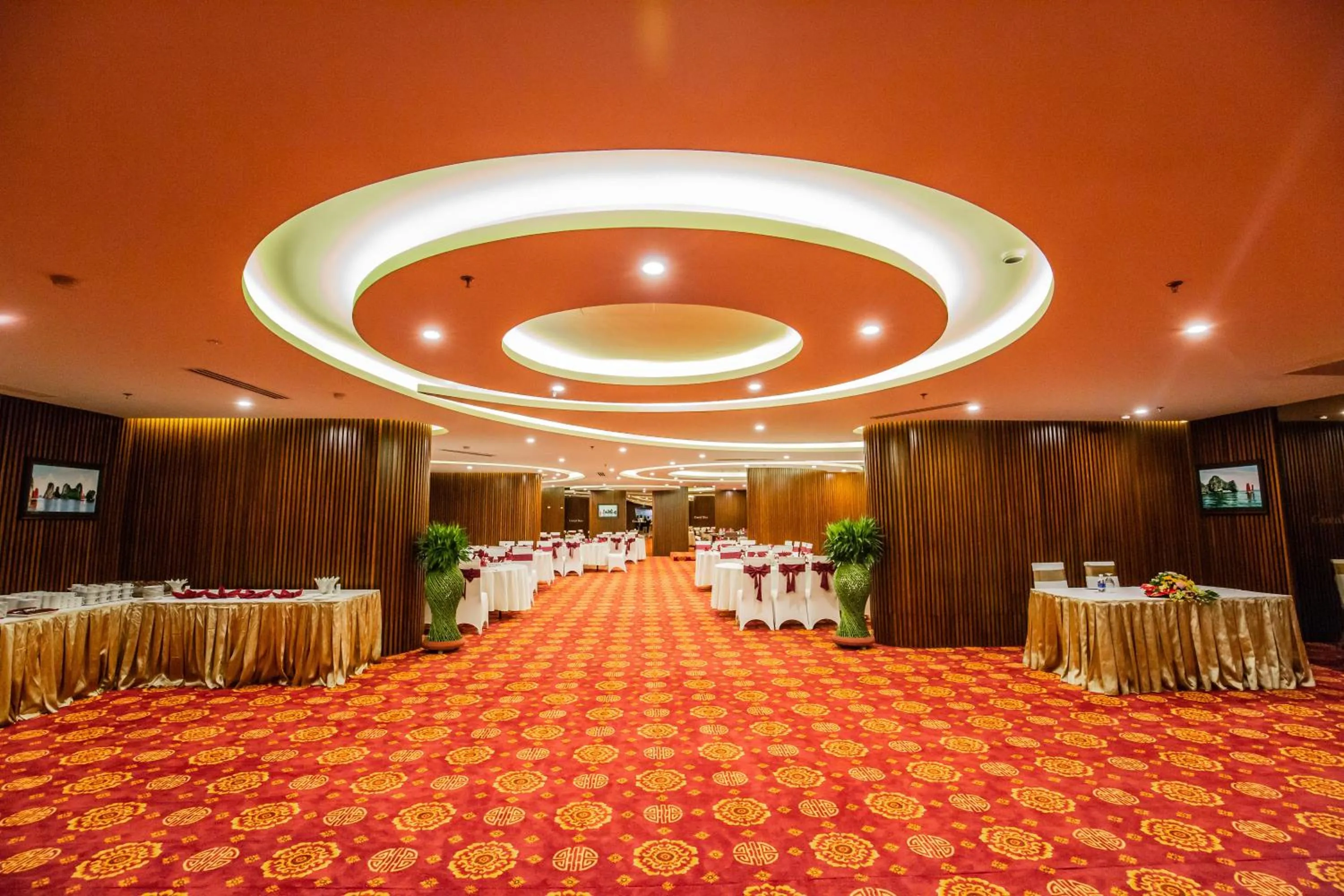 Banquet/Function facilities in Central Luxury Hạ Long Hotel
