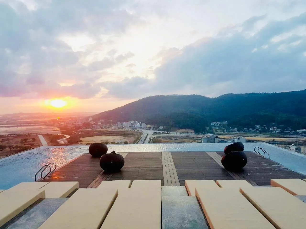 Sea view in Central Luxury Hạ Long Hotel