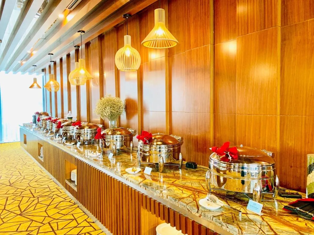 Restaurant/places to eat in Central Luxury Hạ Long Hotel