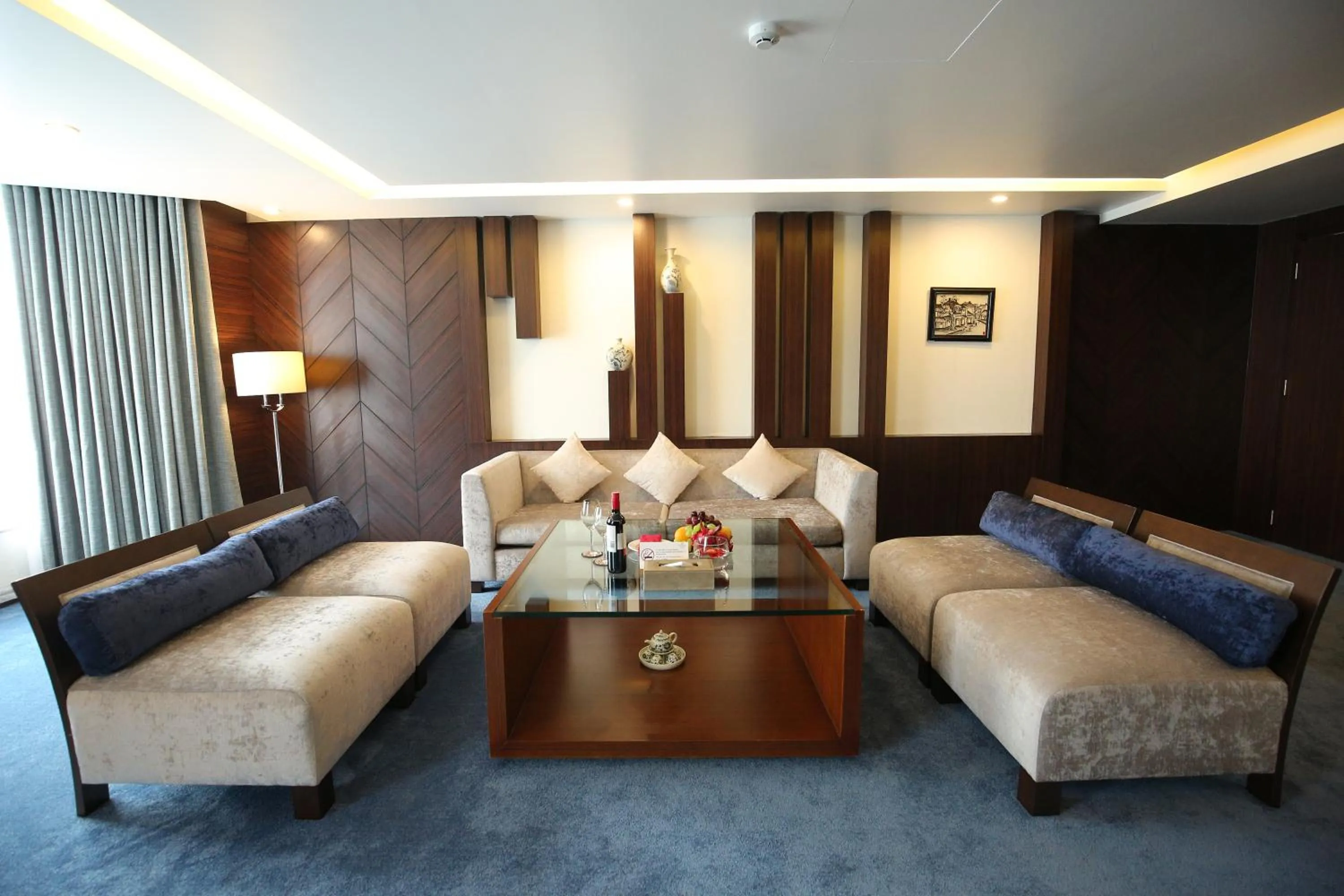 Living room in Central Luxury Hạ Long Hotel