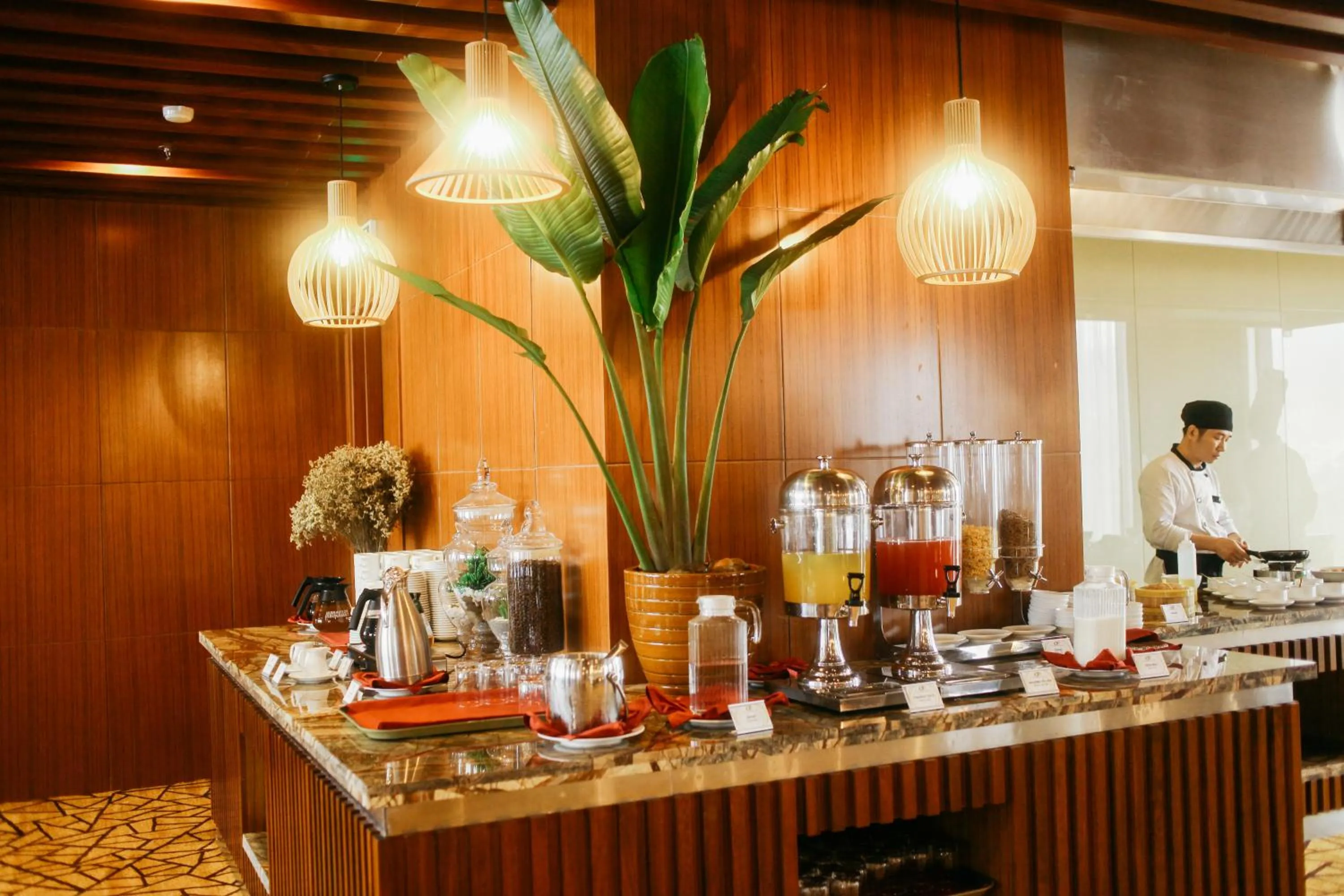 Breakfast in Central Luxury Hạ Long Hotel