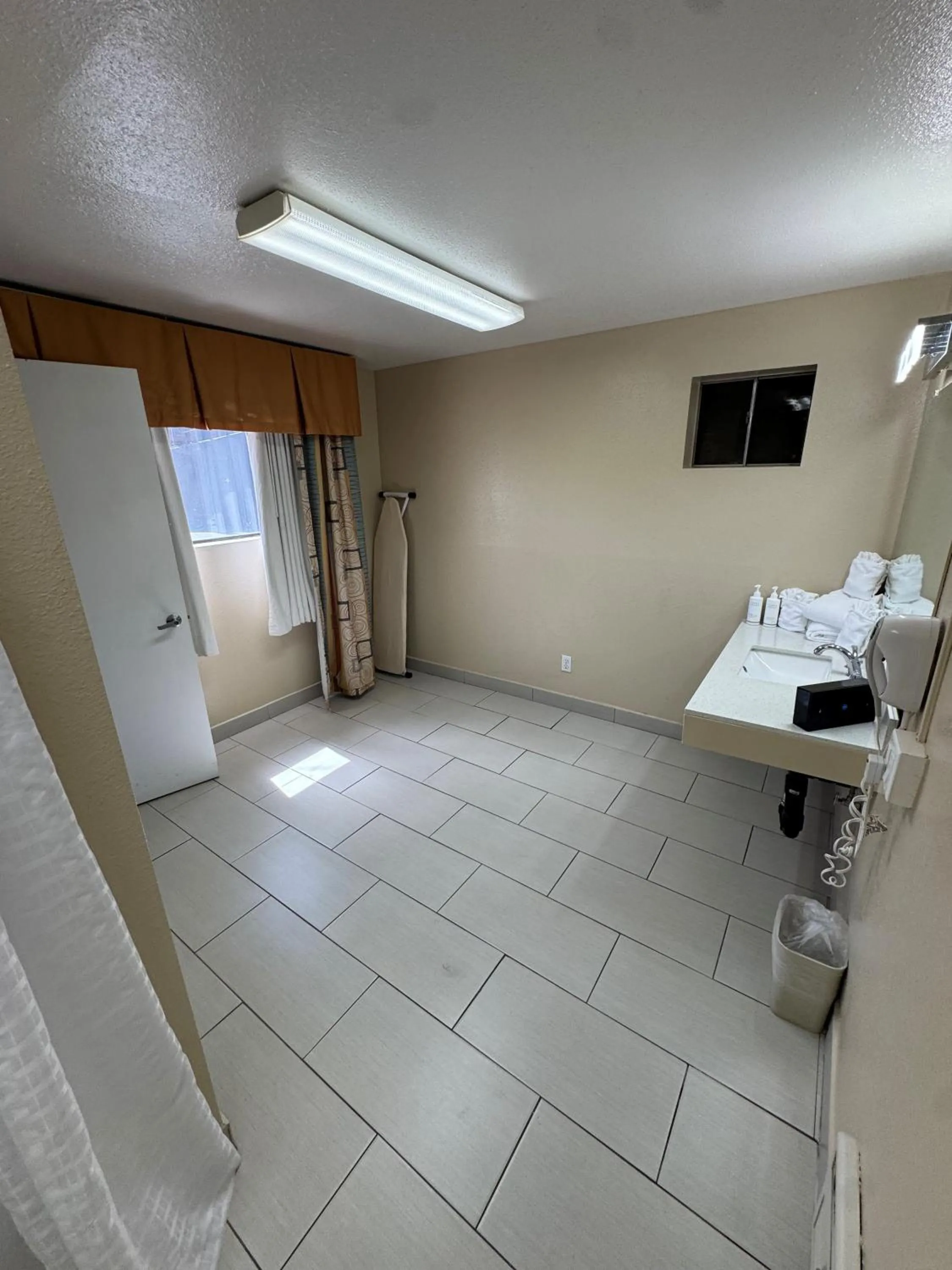 Bathroom in Travelodge by Wyndham Klamath Falls
