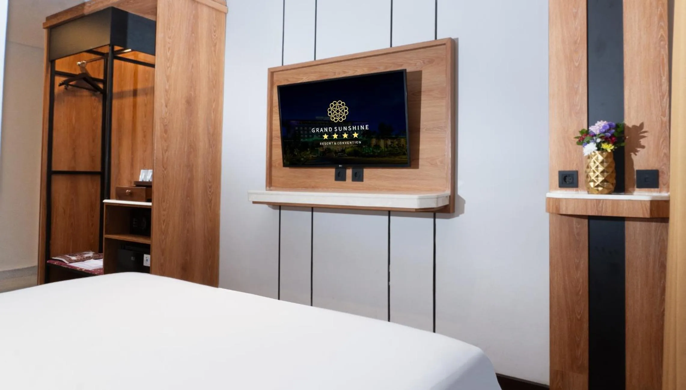 Bedroom, Bed in Grand Sunshine Resort & Convention