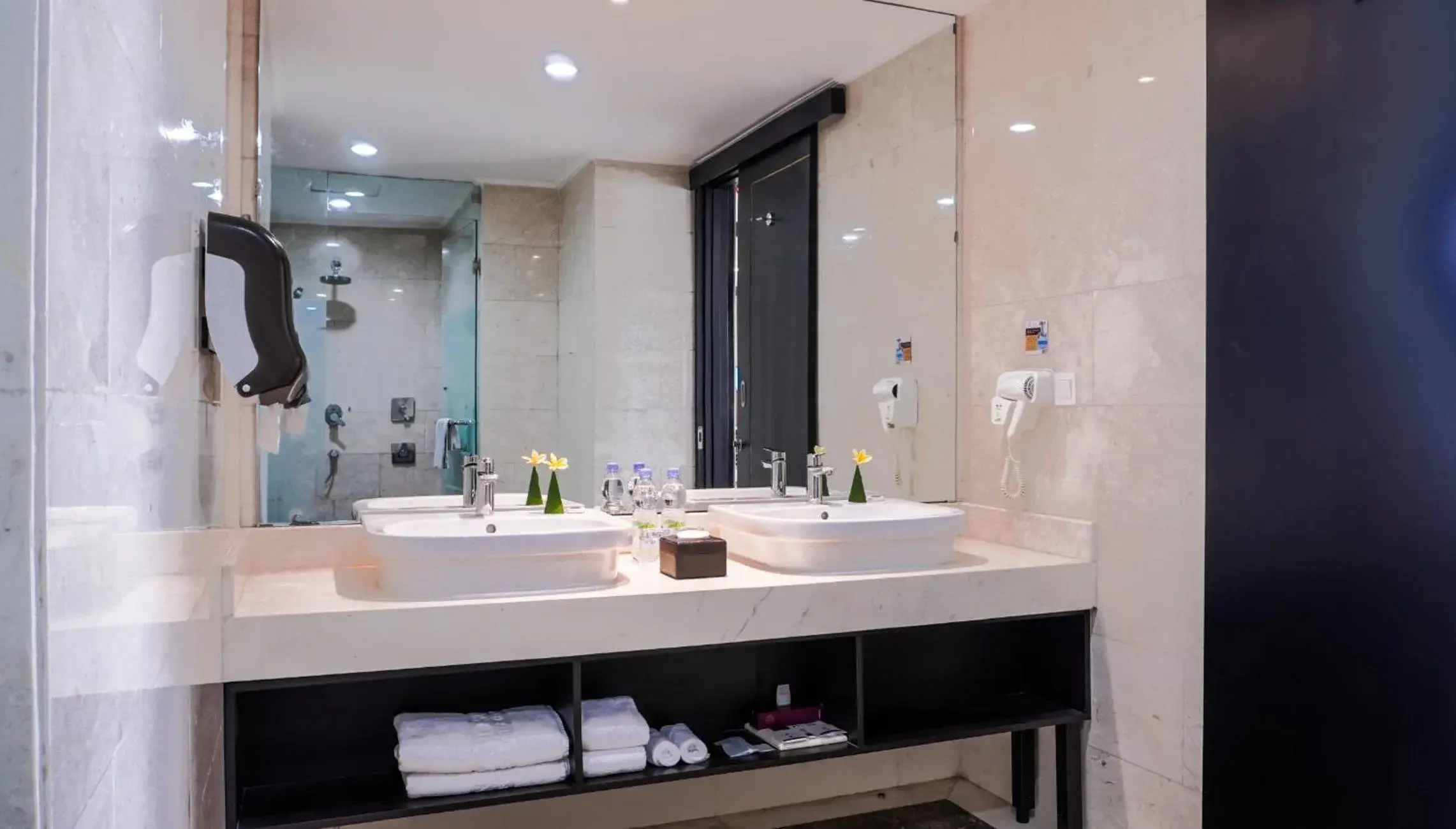 Bathroom in Grand Sunshine Resort & Convention Bathroom in Grand Sunshine Resort & Convention