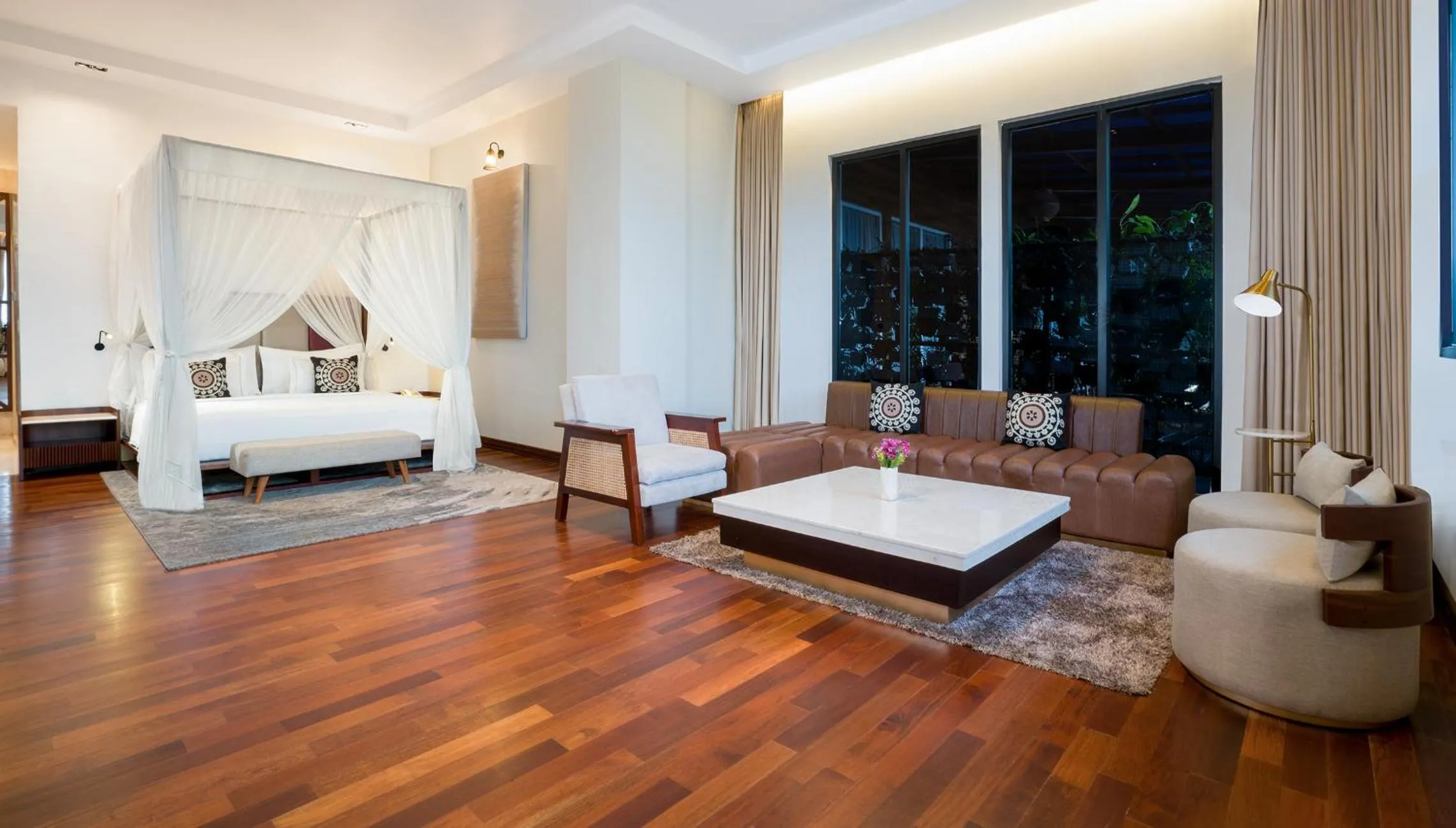 Living room, Bed in Grand Sunshine Resort & Convention