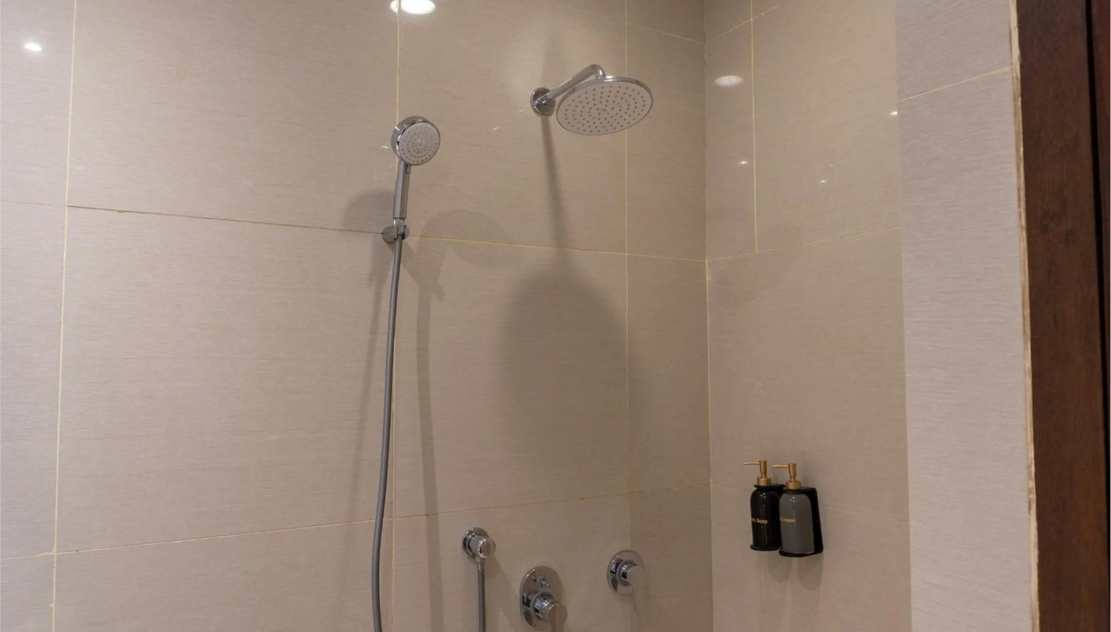 Shower in Grand Sunshine Resort & Convention