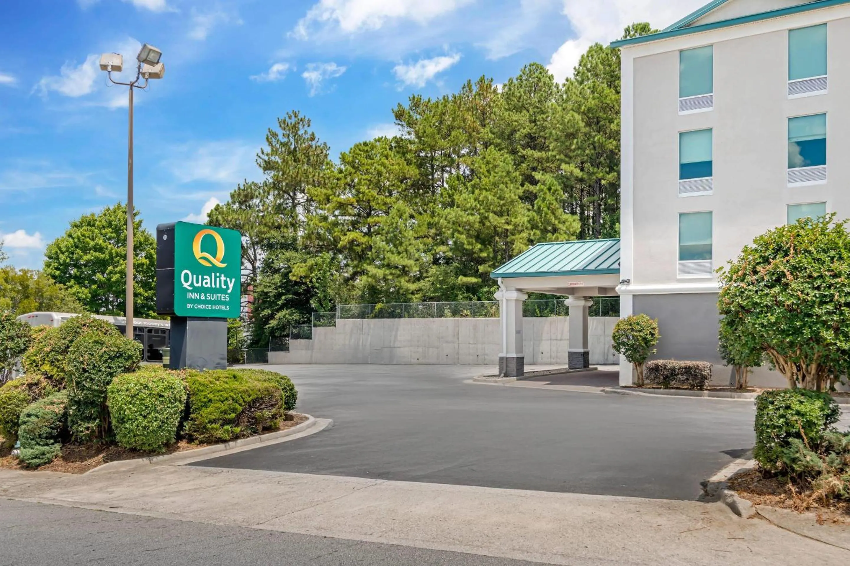 Property building in Quality Inn & Suites Union City - Atlanta South