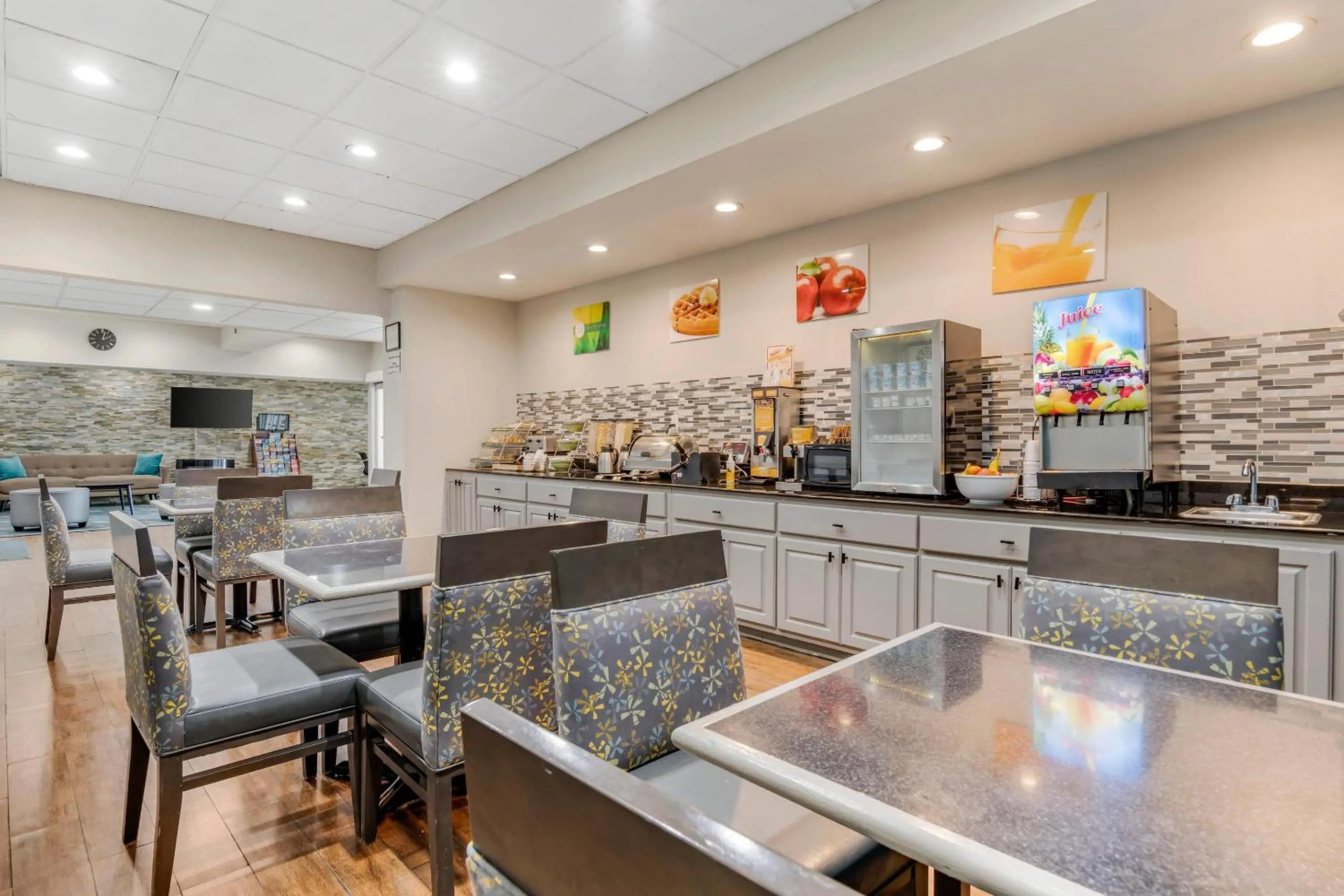 Breakfast in Quality Inn & Suites Union City - Atlanta South