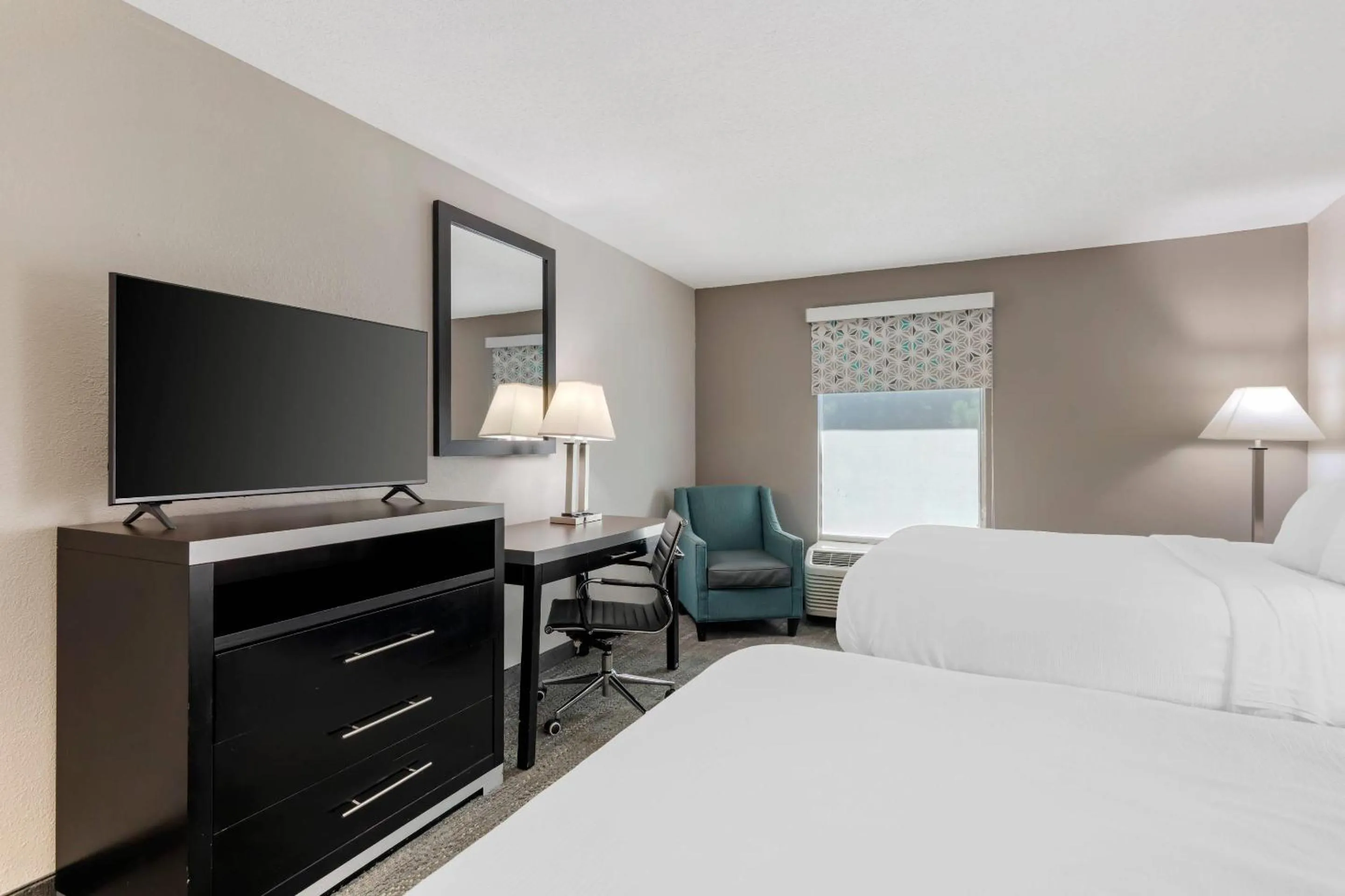 Bedroom, Bed in Quality Inn & Suites Union City - Atlanta South