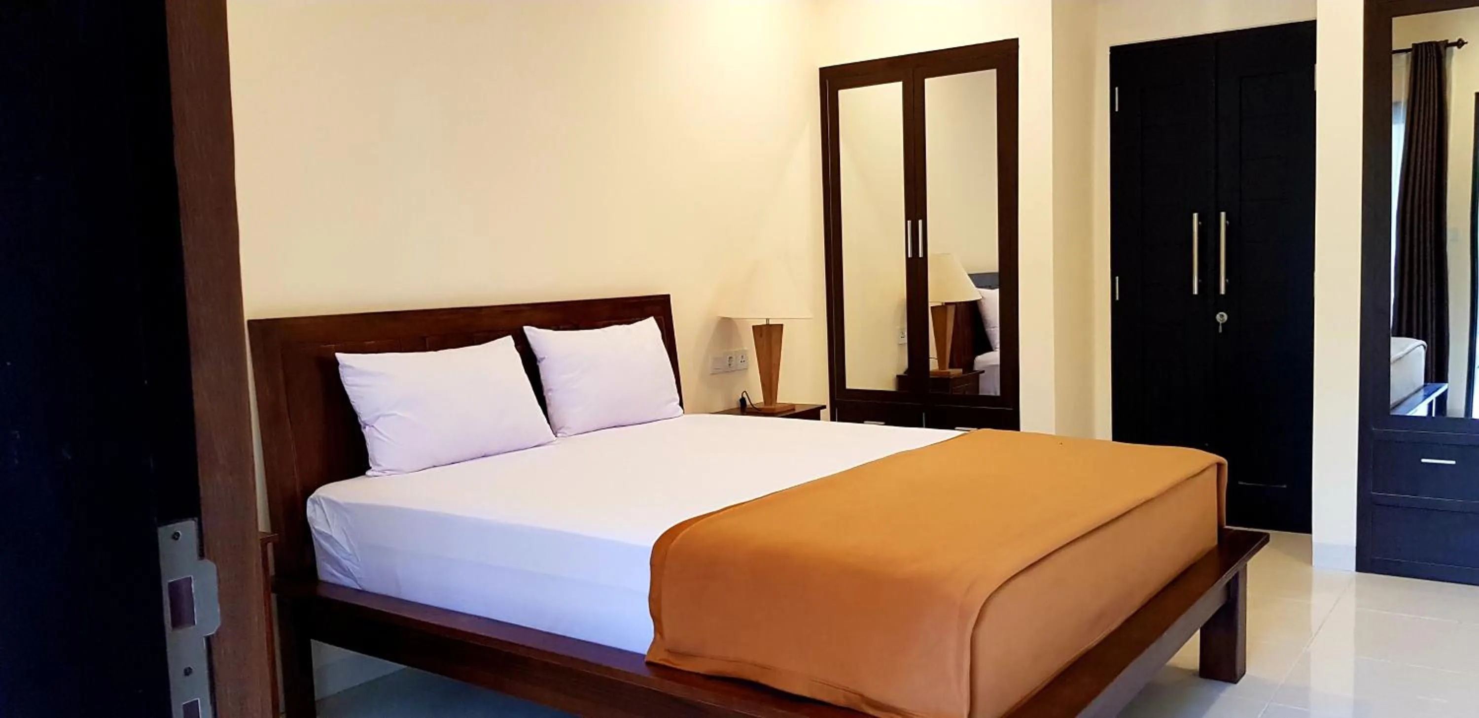 Bedroom, Bed in Eddys Cottages & Villa