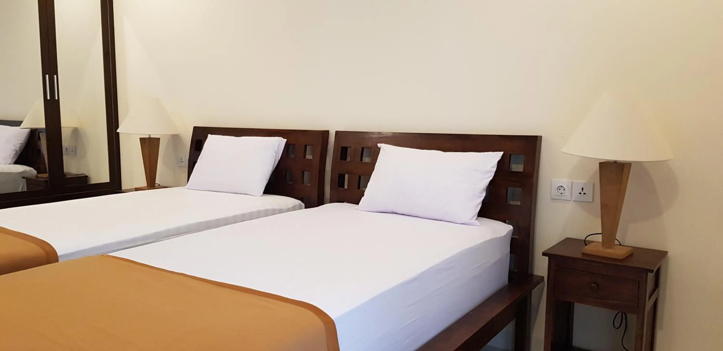 Bedroom, Bed in Eddys Cottages & Villa