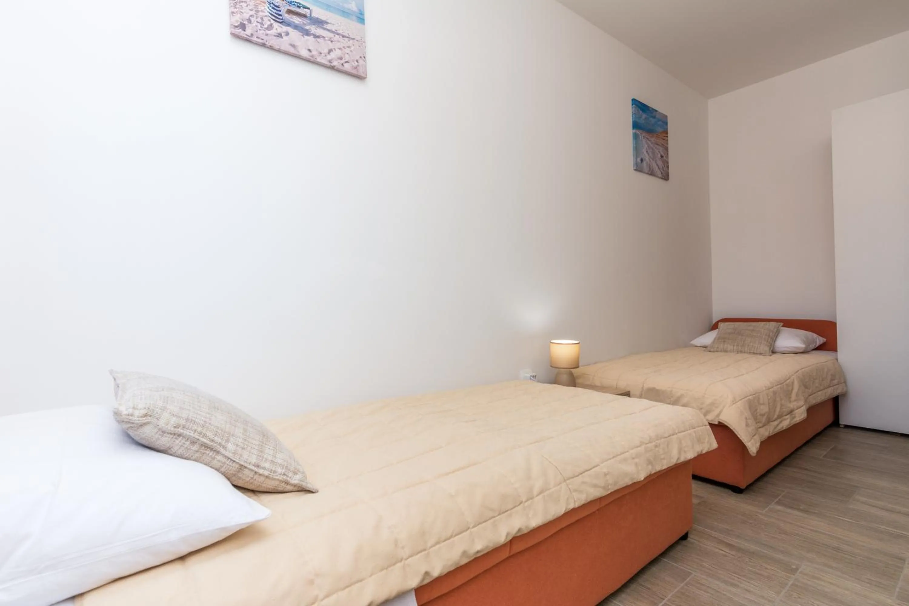 Bed in Pasko 3 modern furnished ap for 7