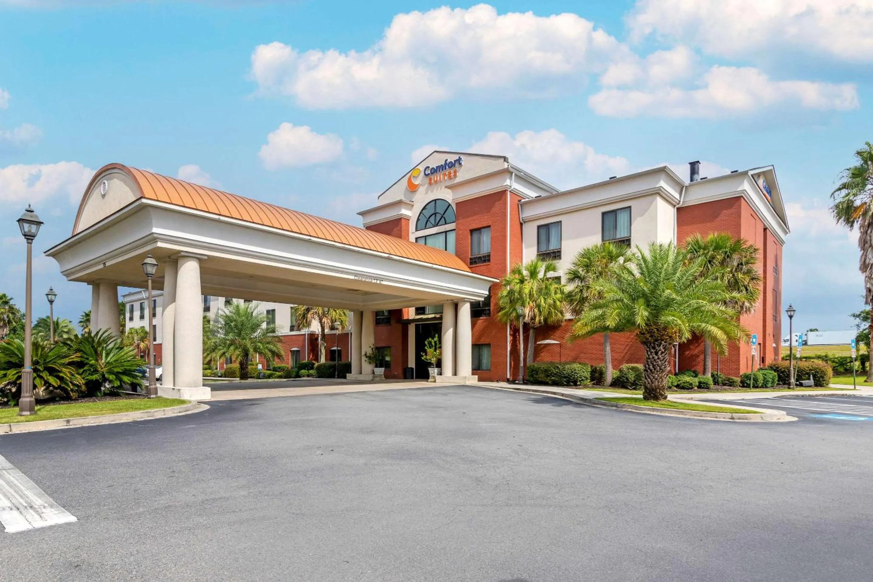 Property building in Comfort Suites Savannah North