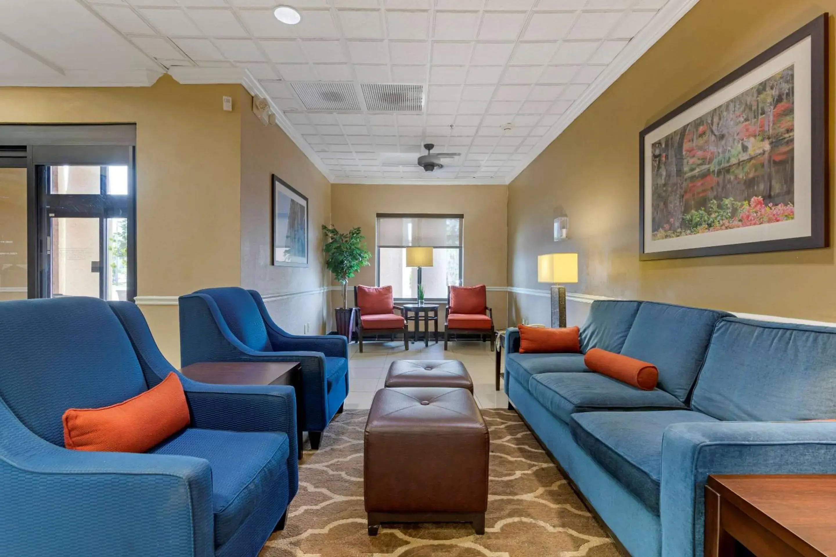 Lobby or reception in Comfort Suites Savannah North Lobby or reception in Comfort Suites Savannah North