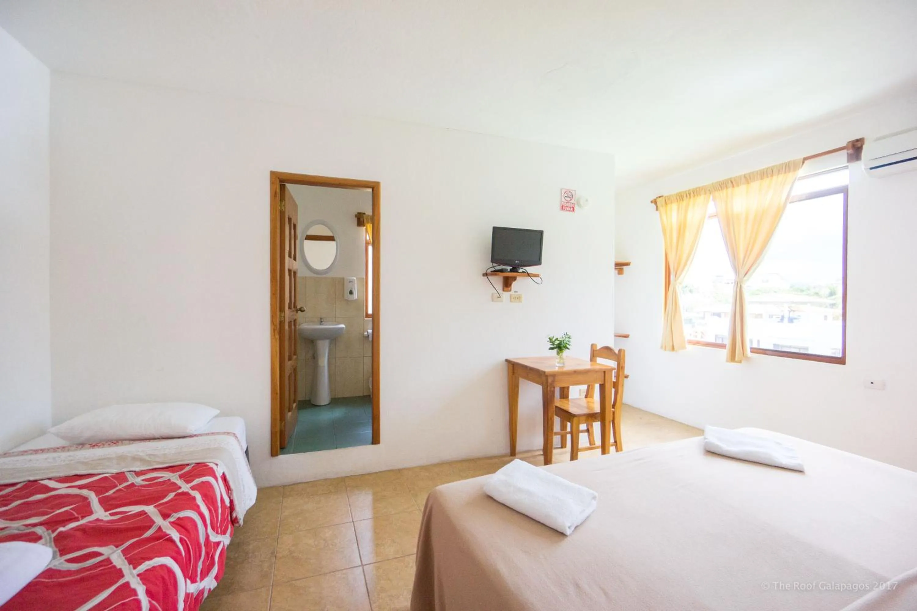 Toilet, Bed in Galapagos Verde Azul