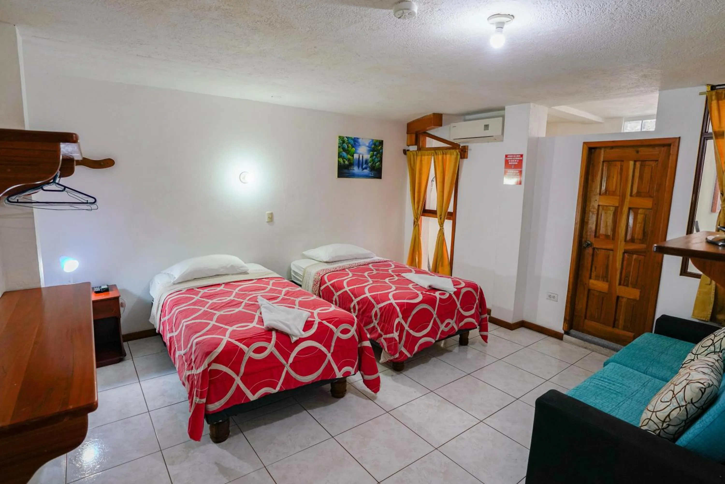 Bed in Galapagos Verde Azul