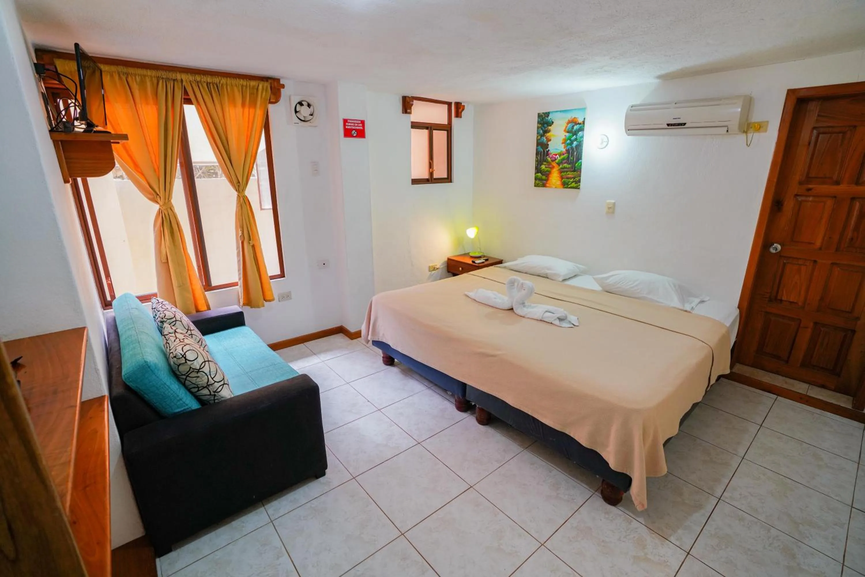 Bed in Galapagos Verde Azul