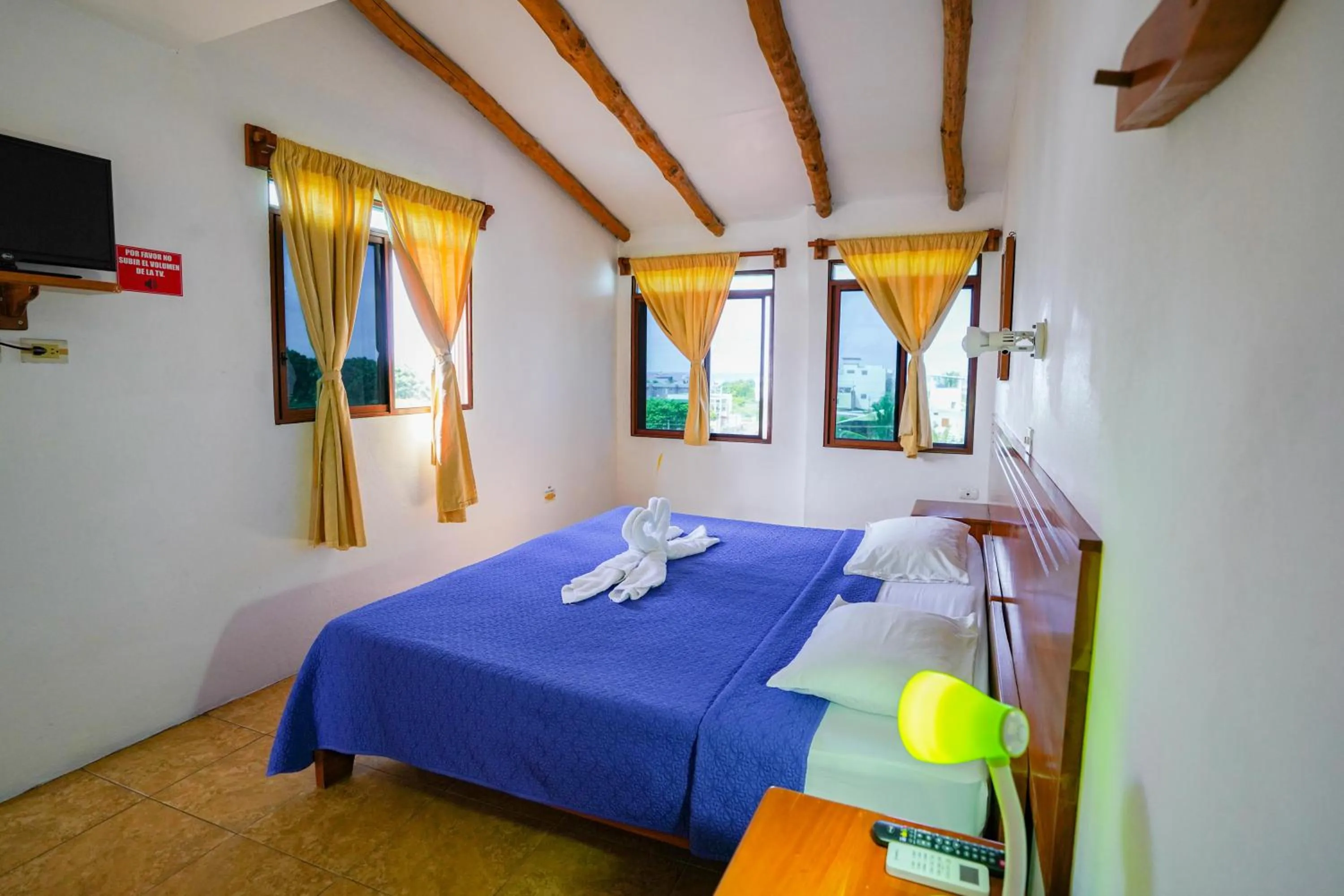 Bed in Galapagos Verde Azul