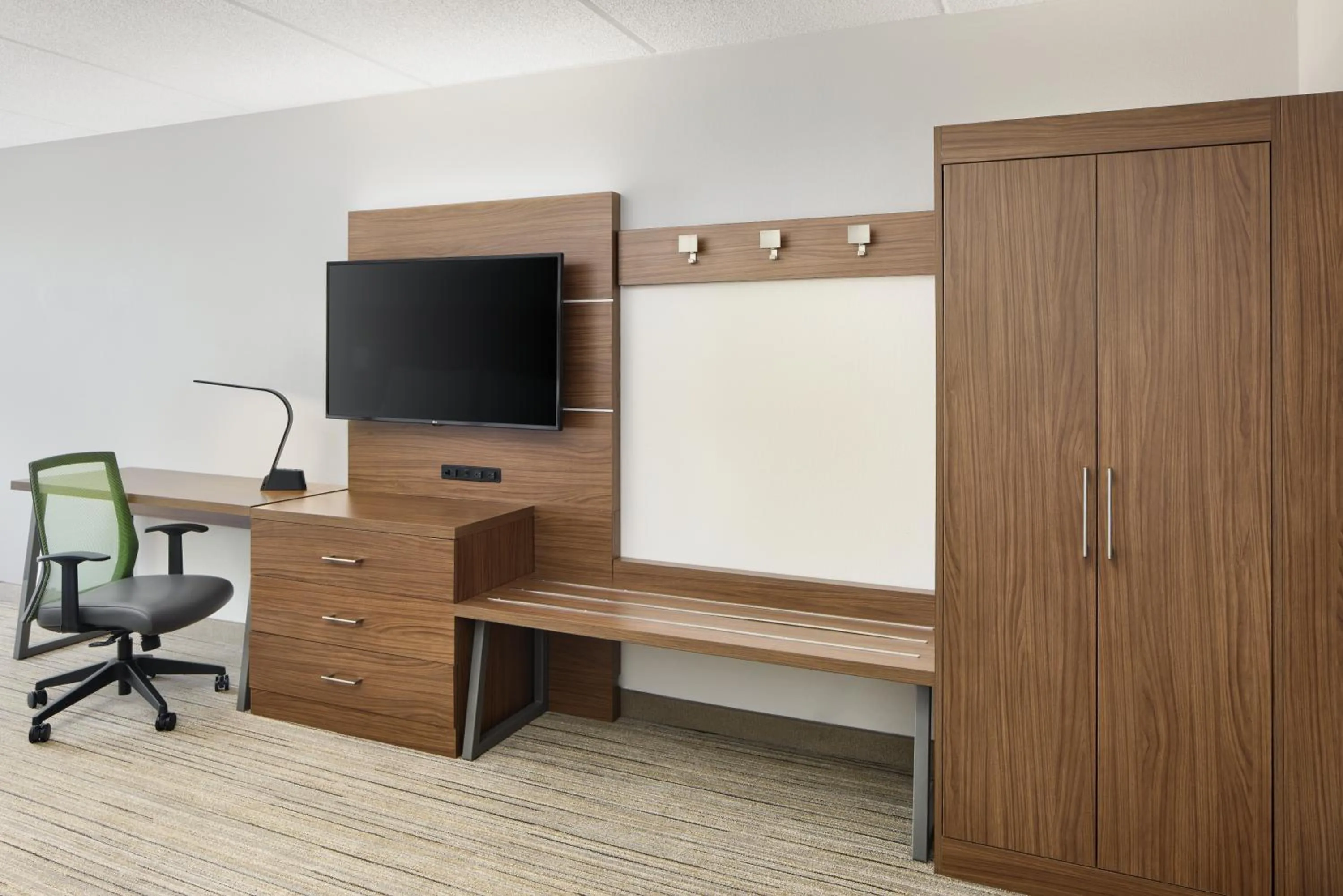 Bedroom in Holiday Inn Express & Suites - Atlanta - Tucker Northlake by IHG