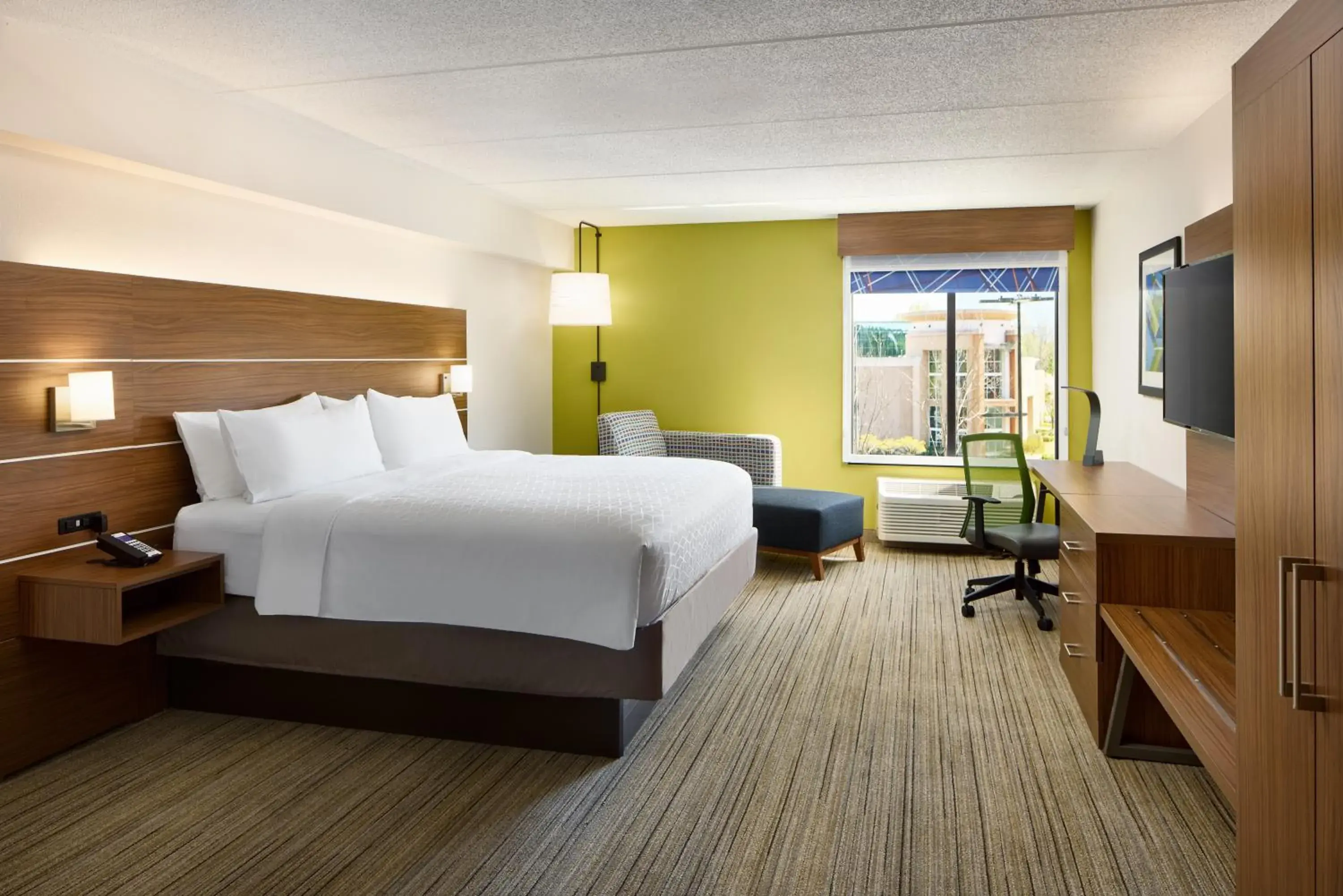 King Room - Hearing Accessible in Holiday Inn Express & Suites - Atlanta - Tucker Northlake by IHG King Room - Hearing Accessible in Holiday Inn Express & Suites - Atlanta - Tucker Northlake by IHG