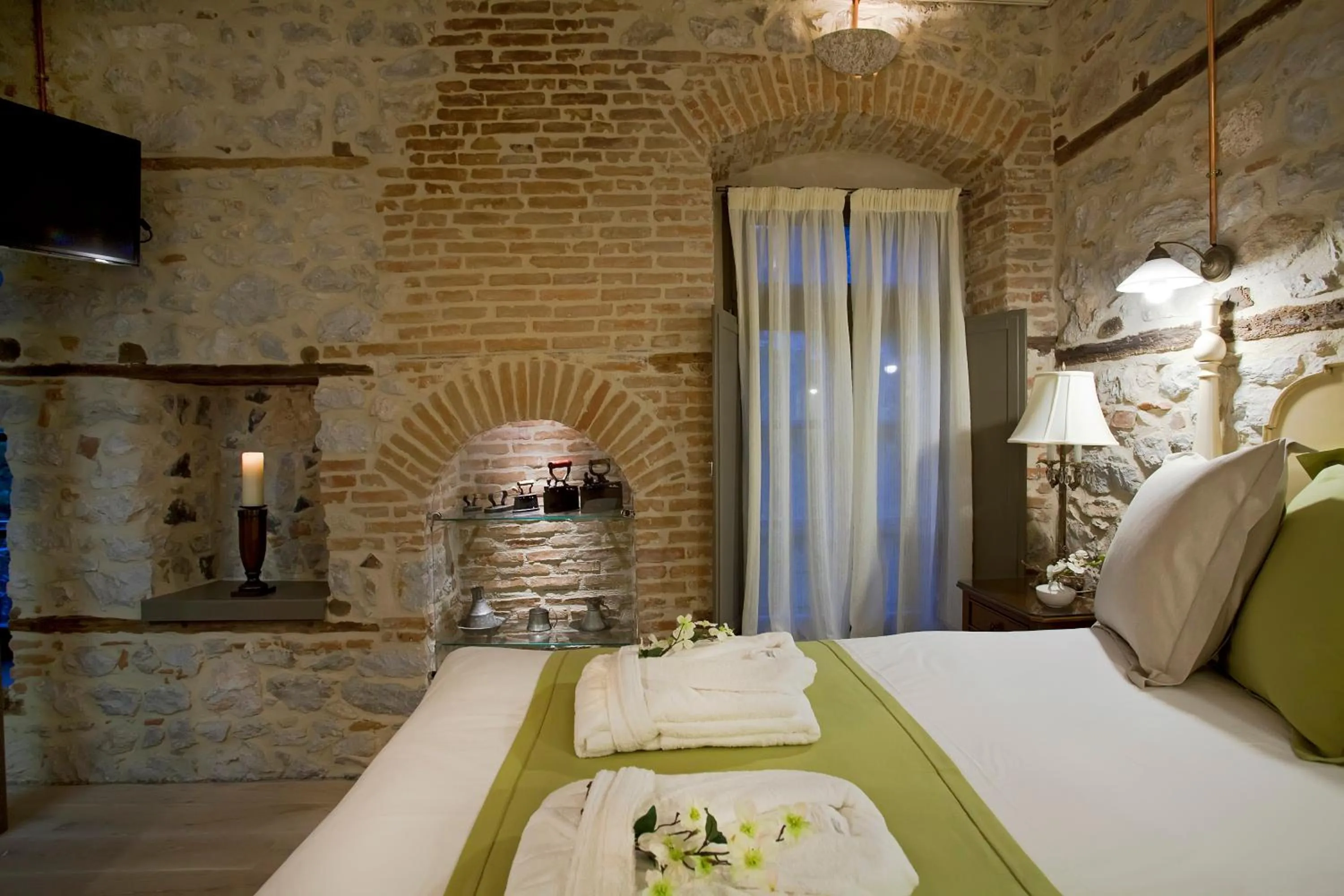 Bedroom, Bed in Hotel Doltso