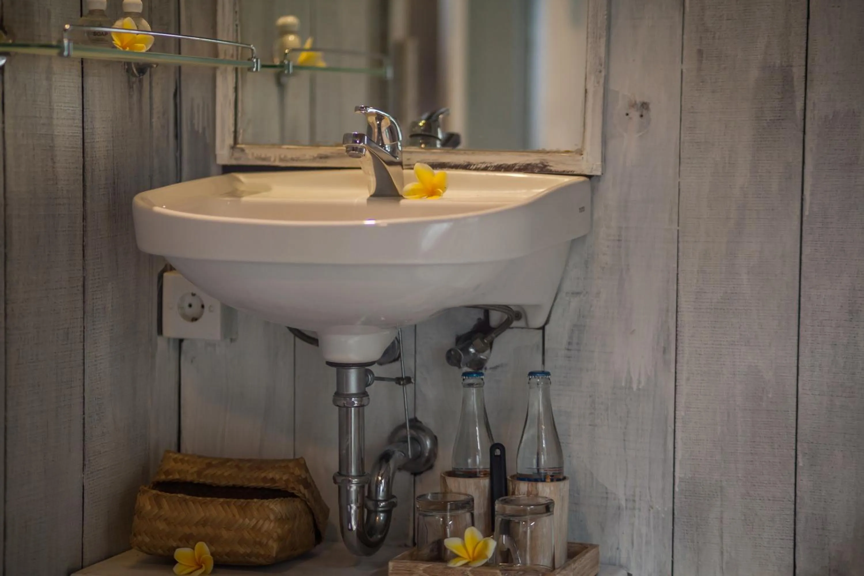 Bathroom in Green Taman Ubud by Prasi