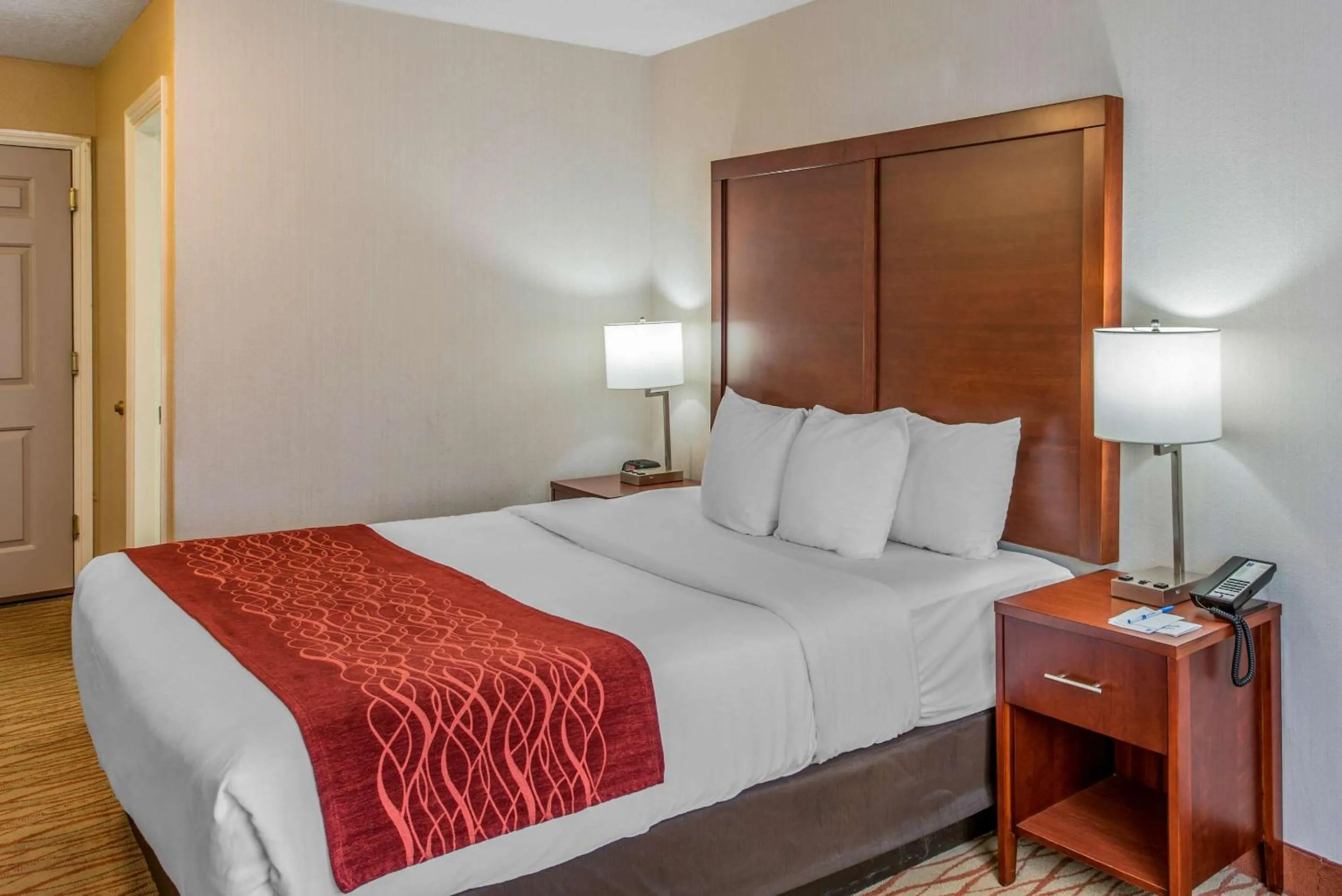 Bedroom, Bed in Comfort Inn Mount Shasta Area