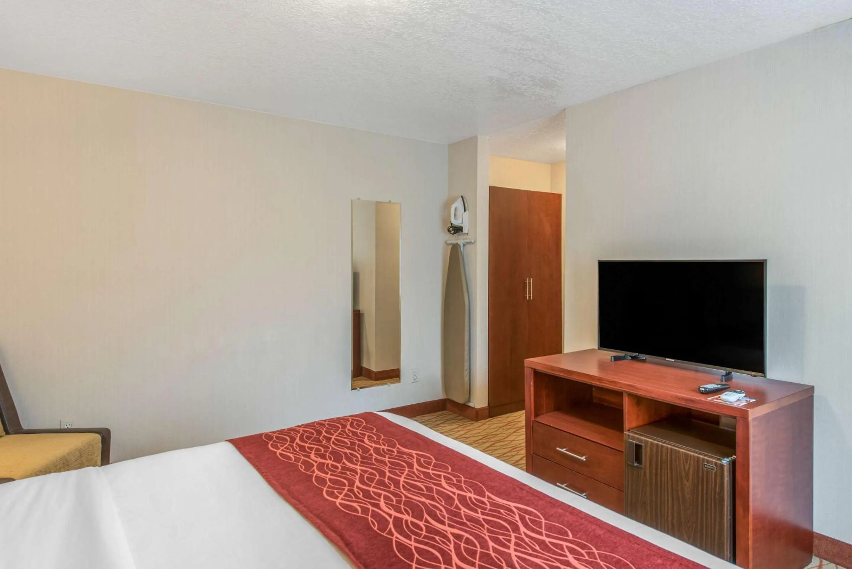 Bedroom, Bed in Comfort Inn Mount Shasta Area