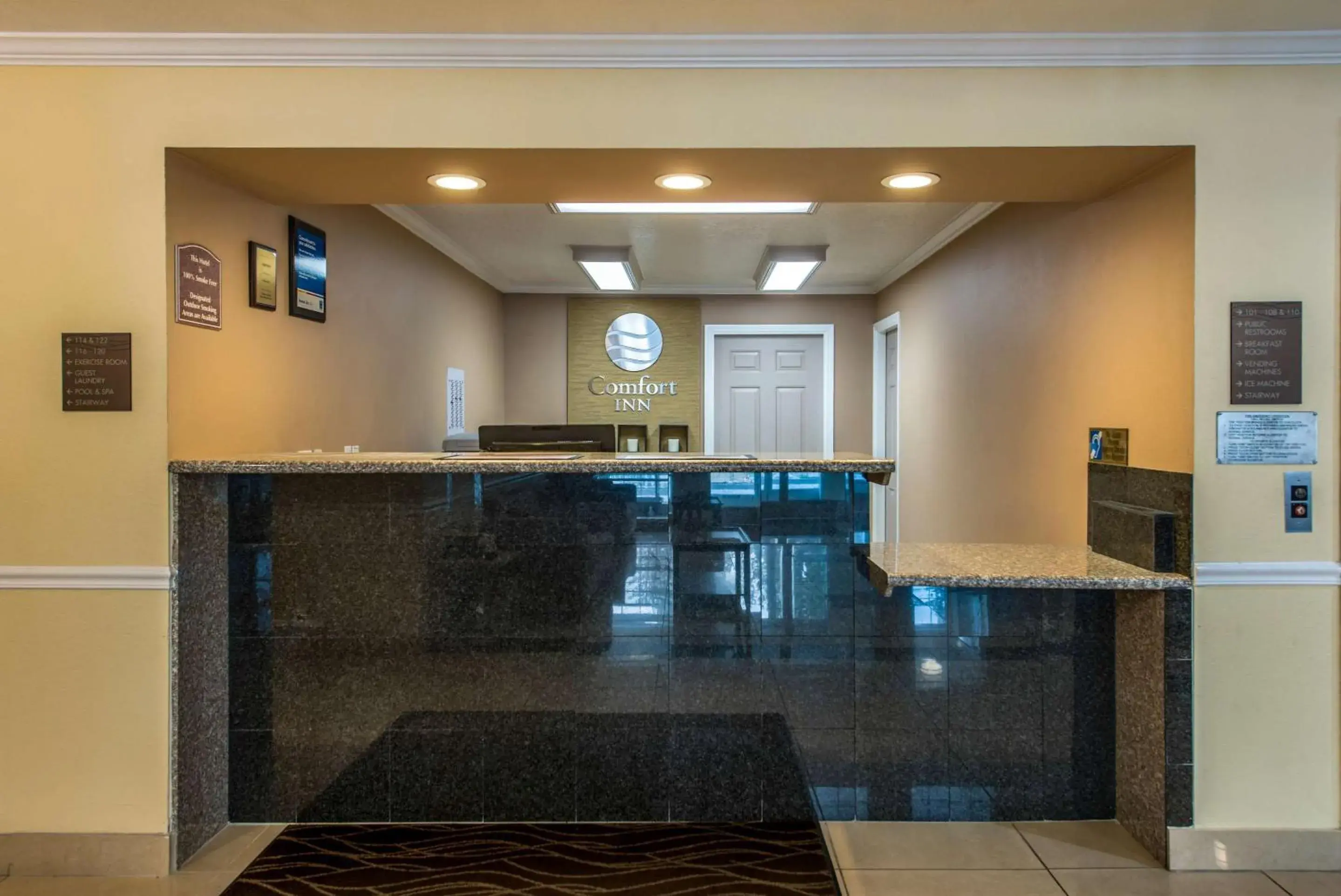 Lobby or reception in Comfort Inn Mount Shasta Area Lobby or reception in Comfort Inn Mount Shasta Area