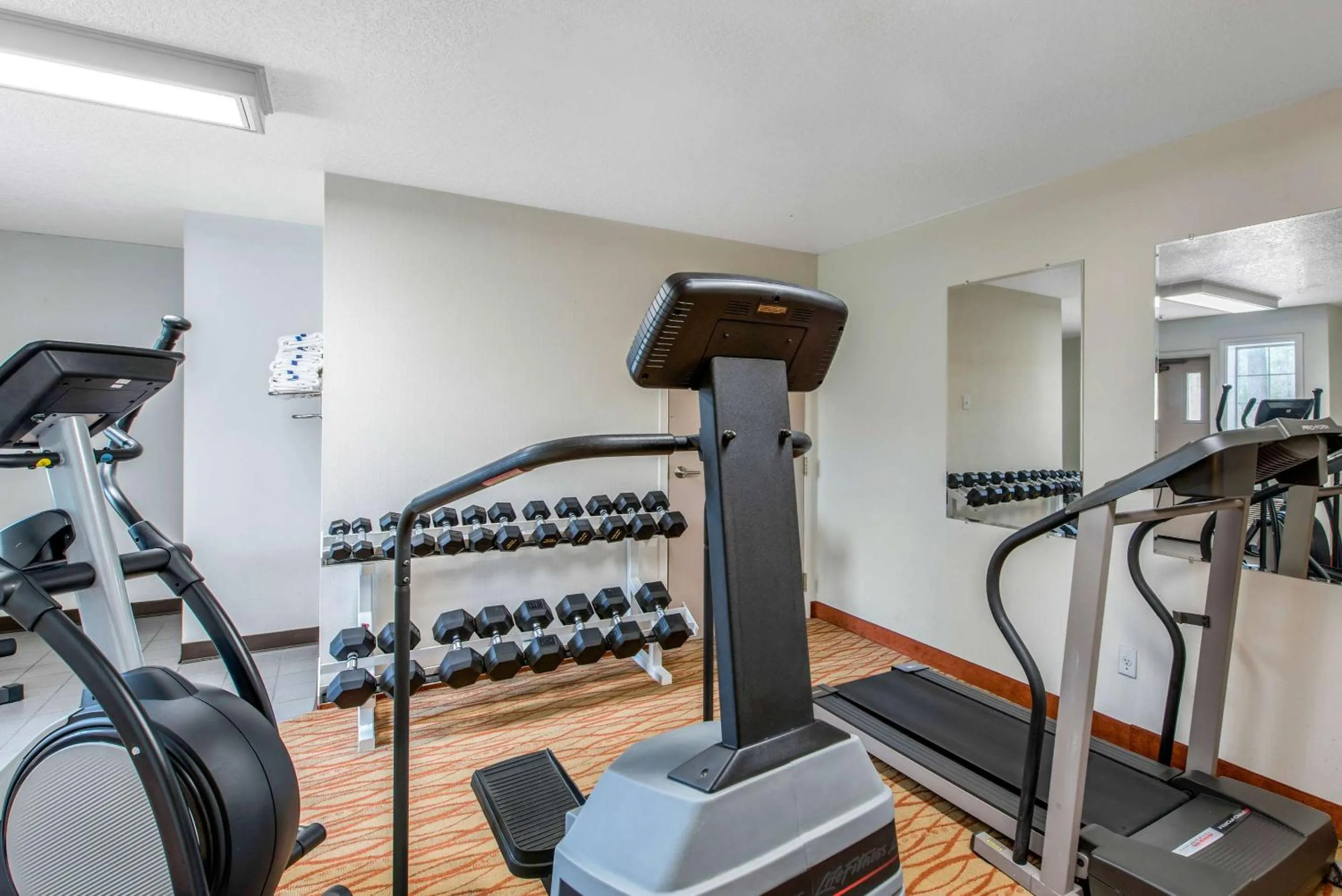 Fitness centre/facilities in Comfort Inn Mount Shasta Area