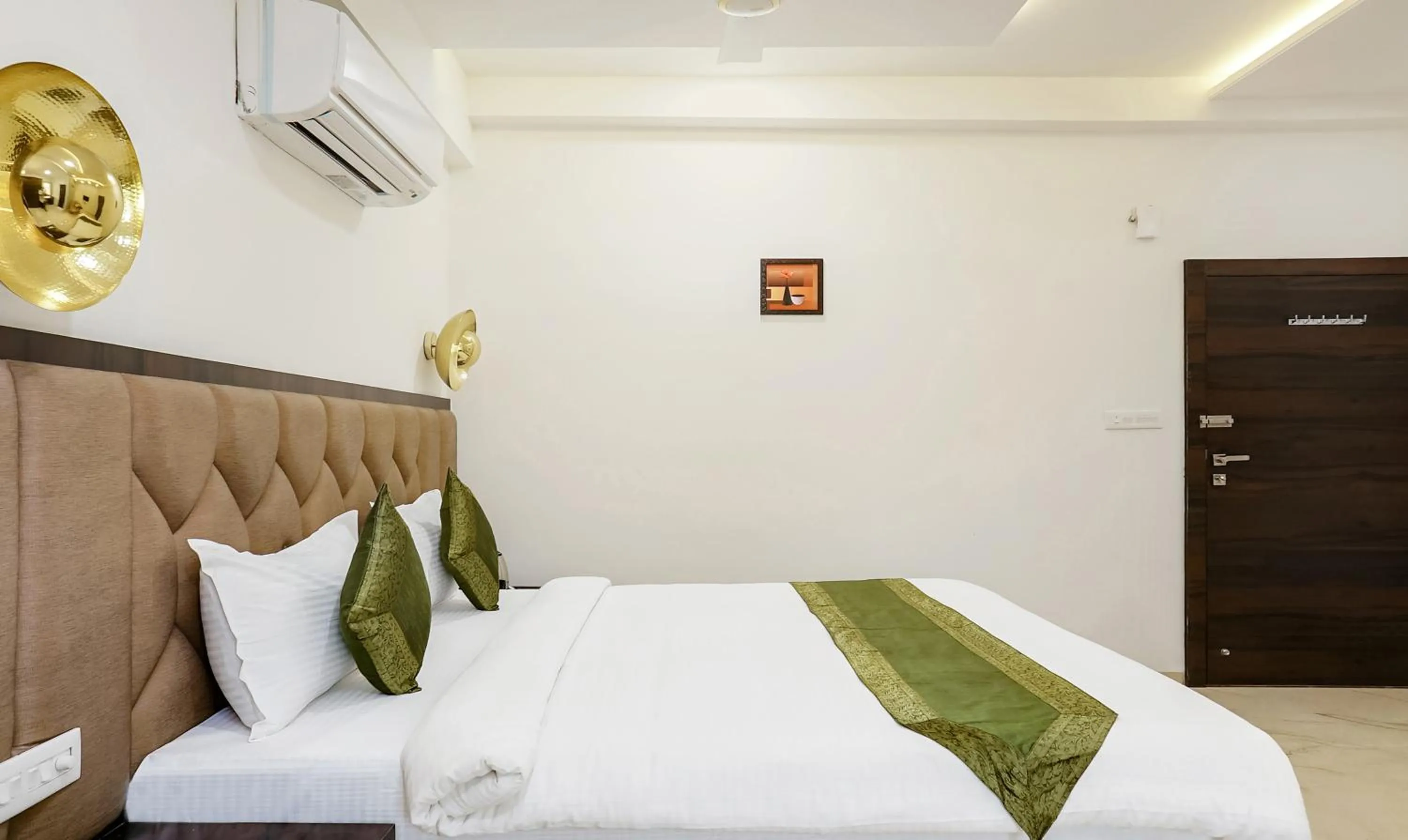 Bedroom, Bed in Treebo Hotel A1