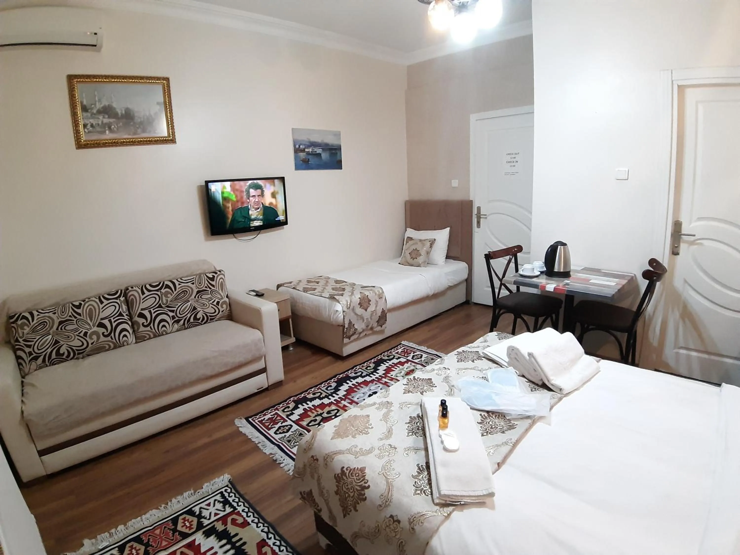 Seating area, Bed in Burak Apart