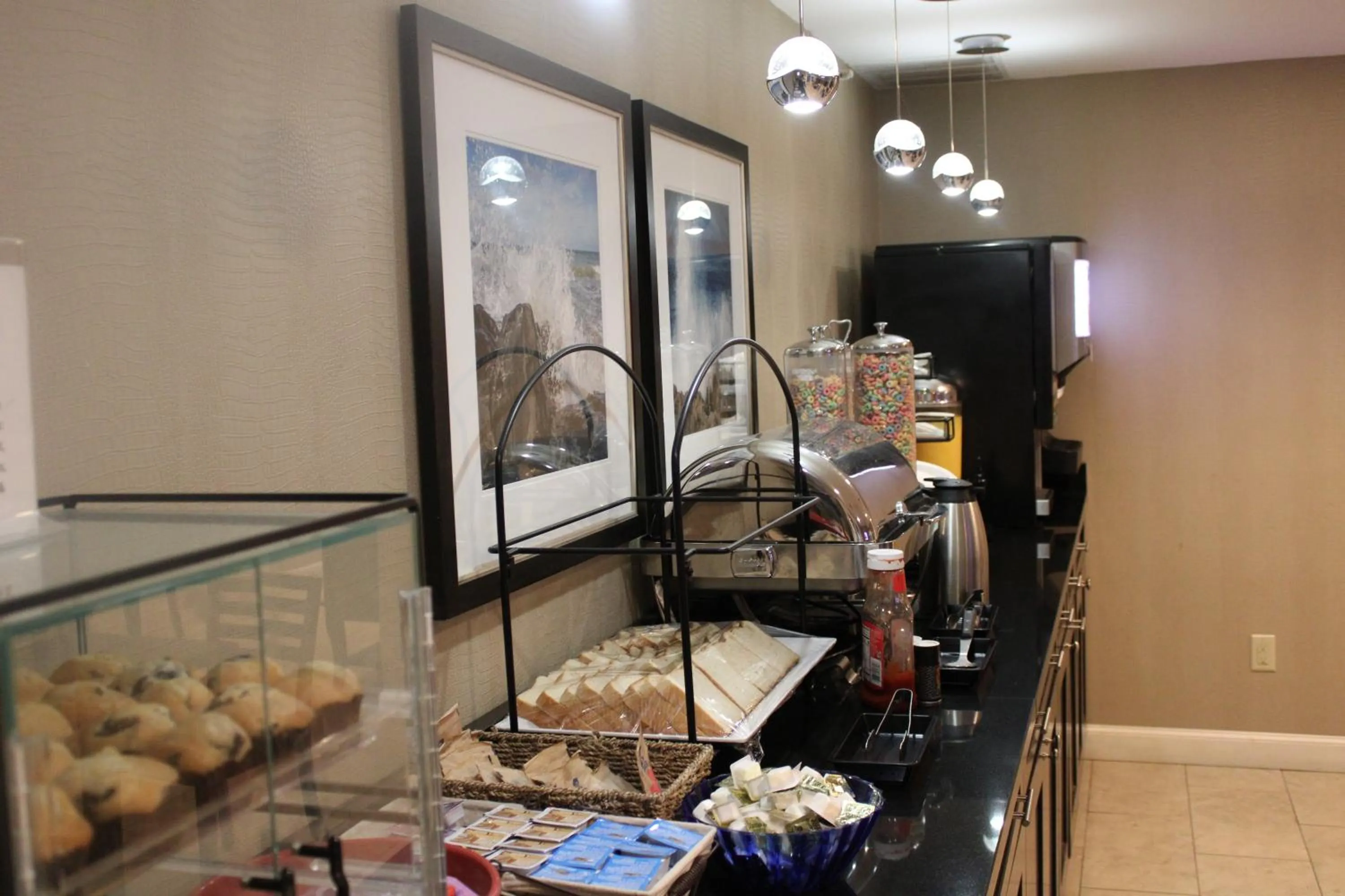 Breakfast in Port Inn & Suites Kennebunk, an Ascend Collection Hotel