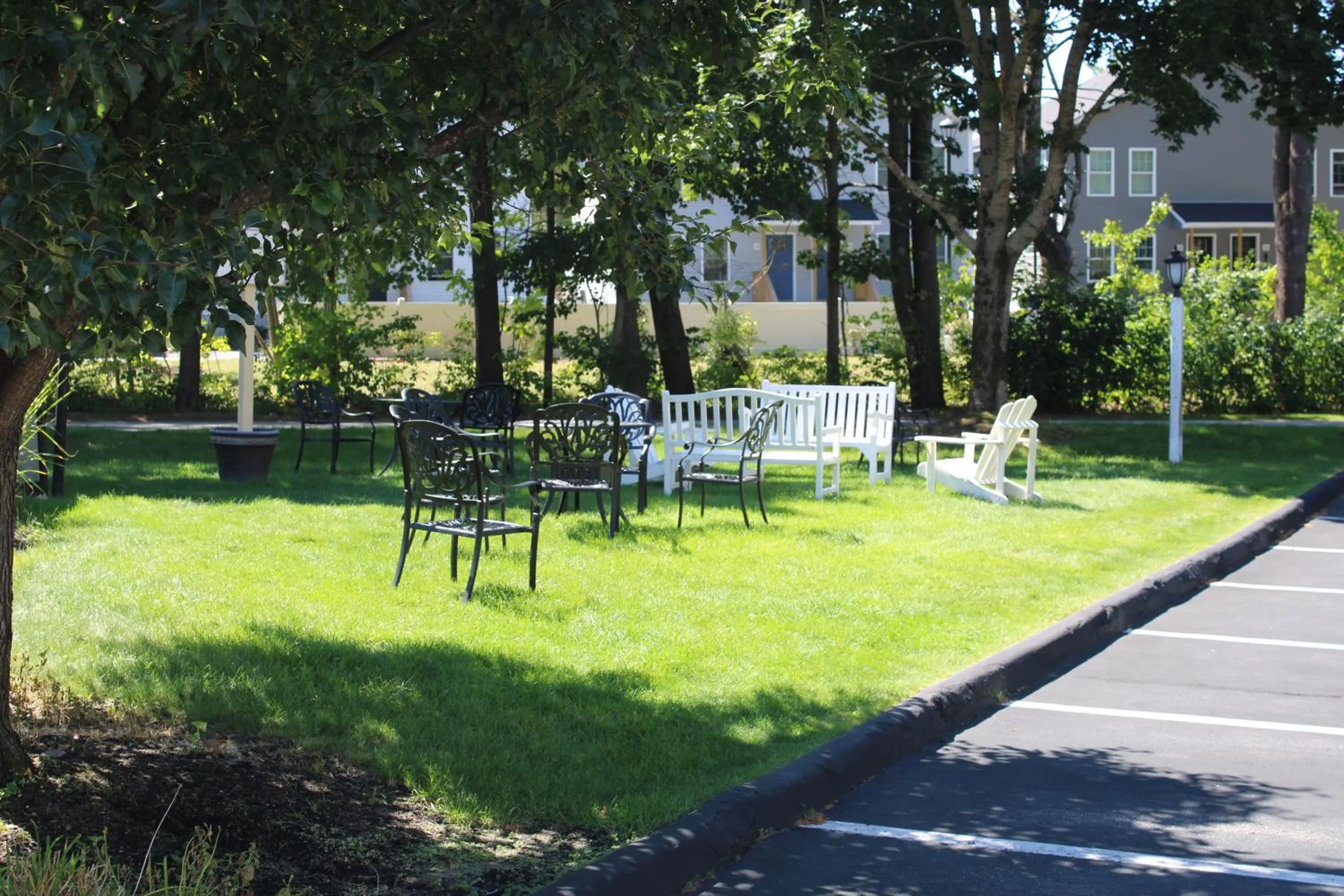 Property building in Port Inn & Suites Kennebunk, an Ascend Collection Hotel