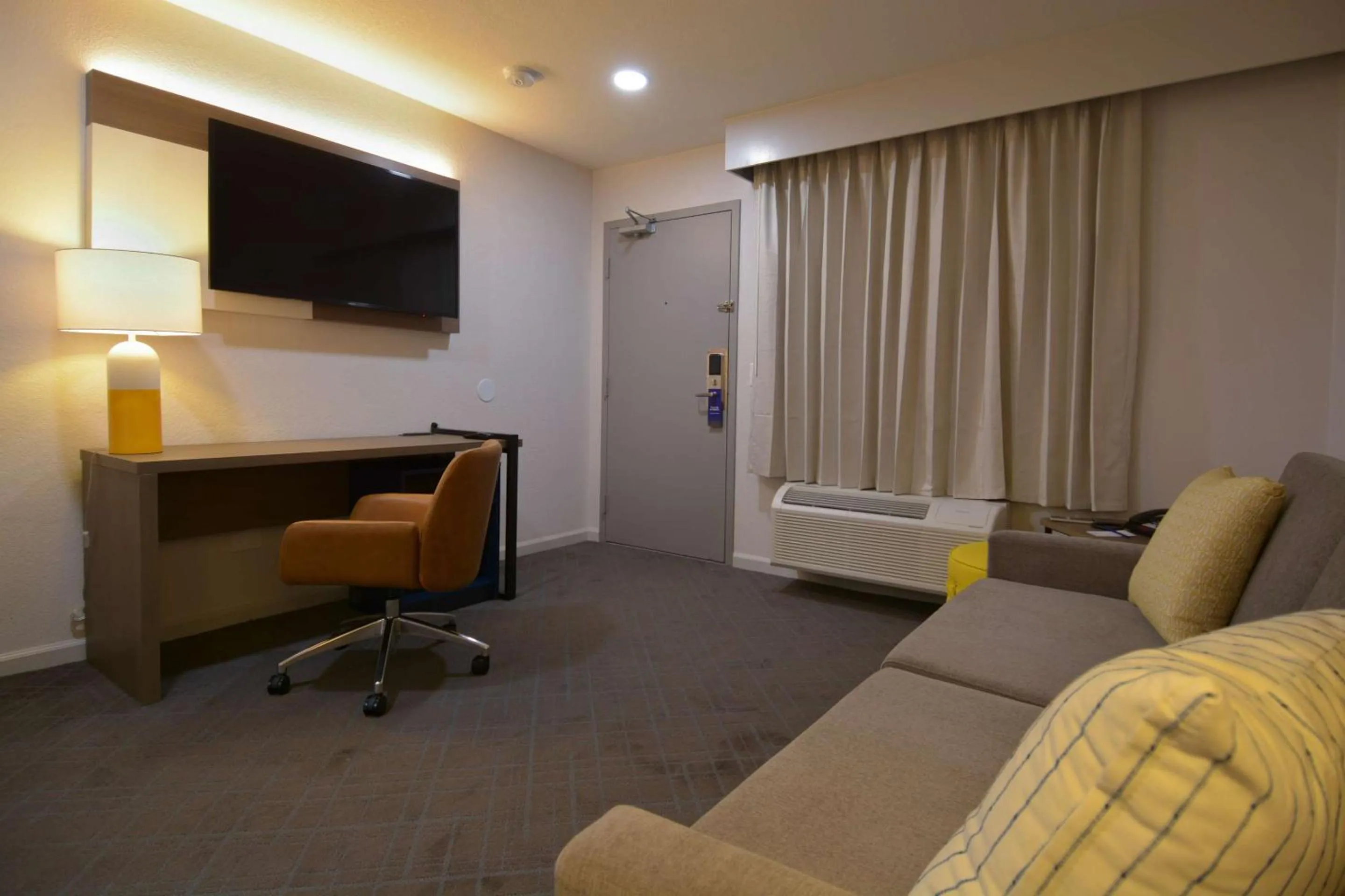 Bedroom in Comfort Inn & Suites Moreno Valley near March Air Reserve Base