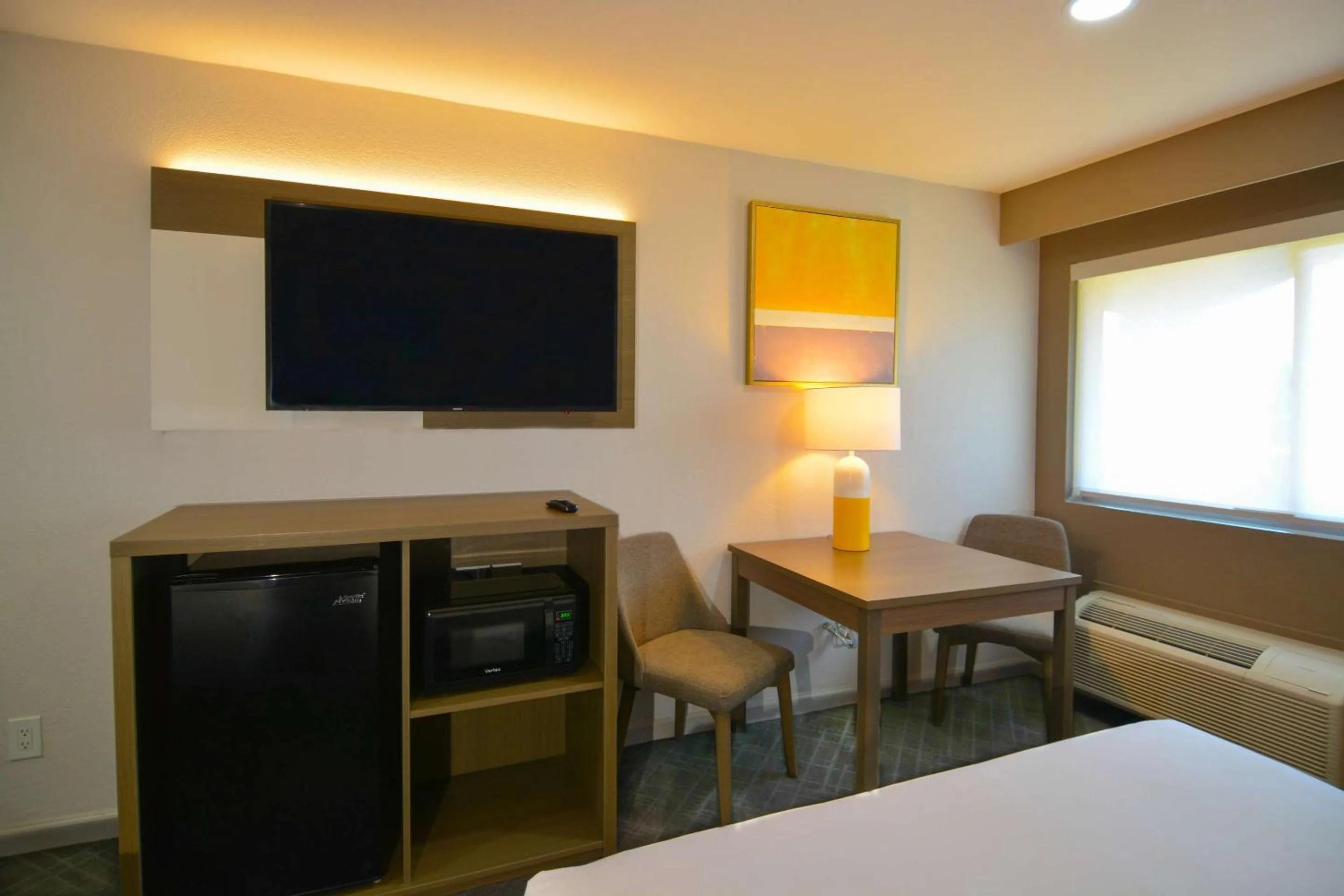 Bedroom, Bed in Comfort Inn & Suites Moreno Valley near March Air Reserve Base