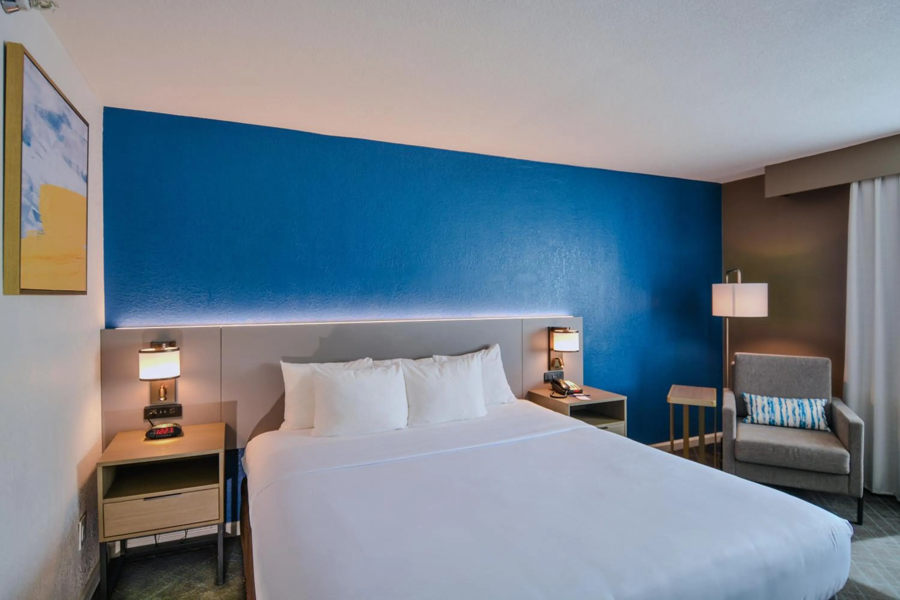 Bed in Comfort Inn & Suites Moreno Valley near March Air Reserve Base