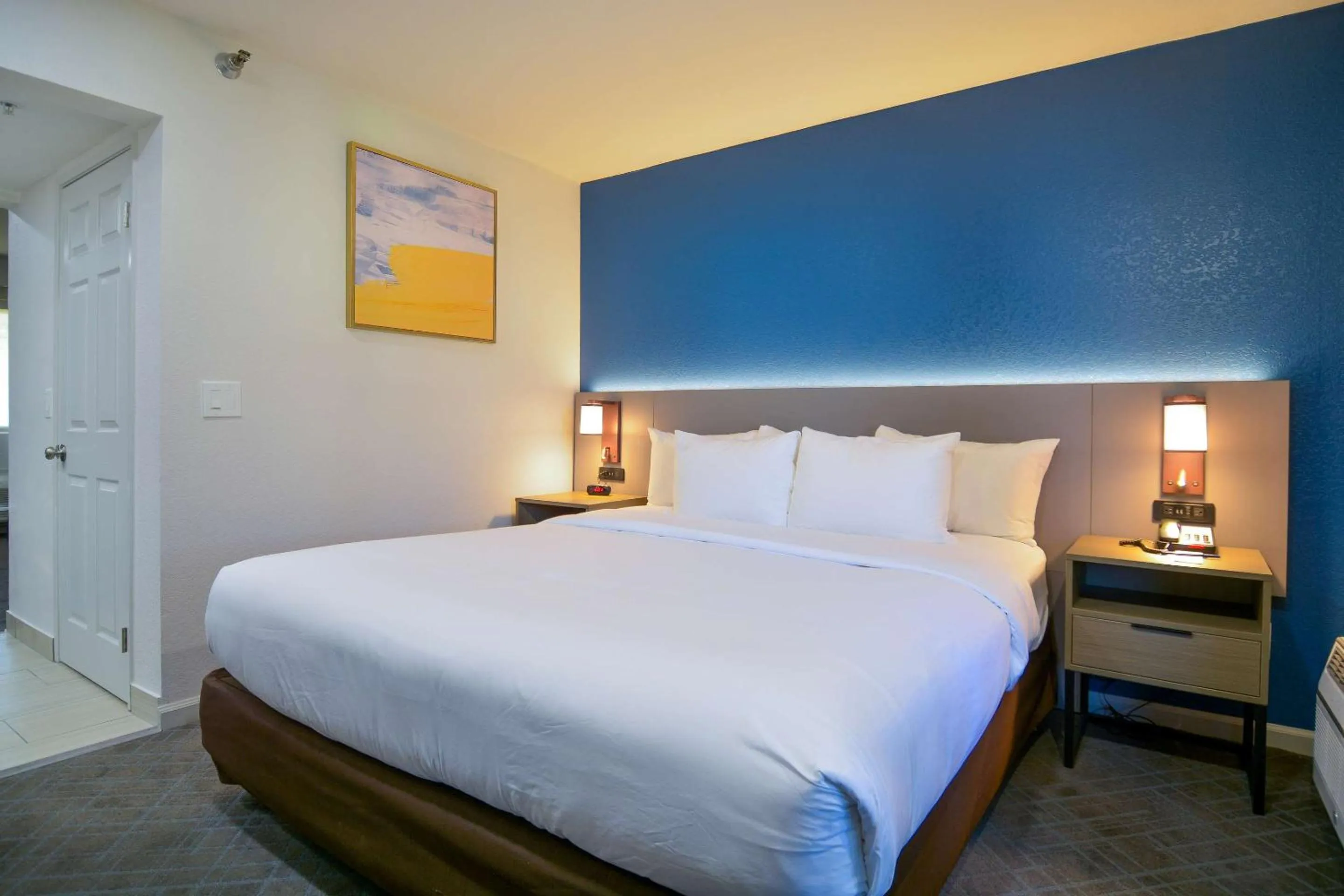 Bedroom, Bed in Comfort Inn & Suites Moreno Valley near March Air Reserve Base