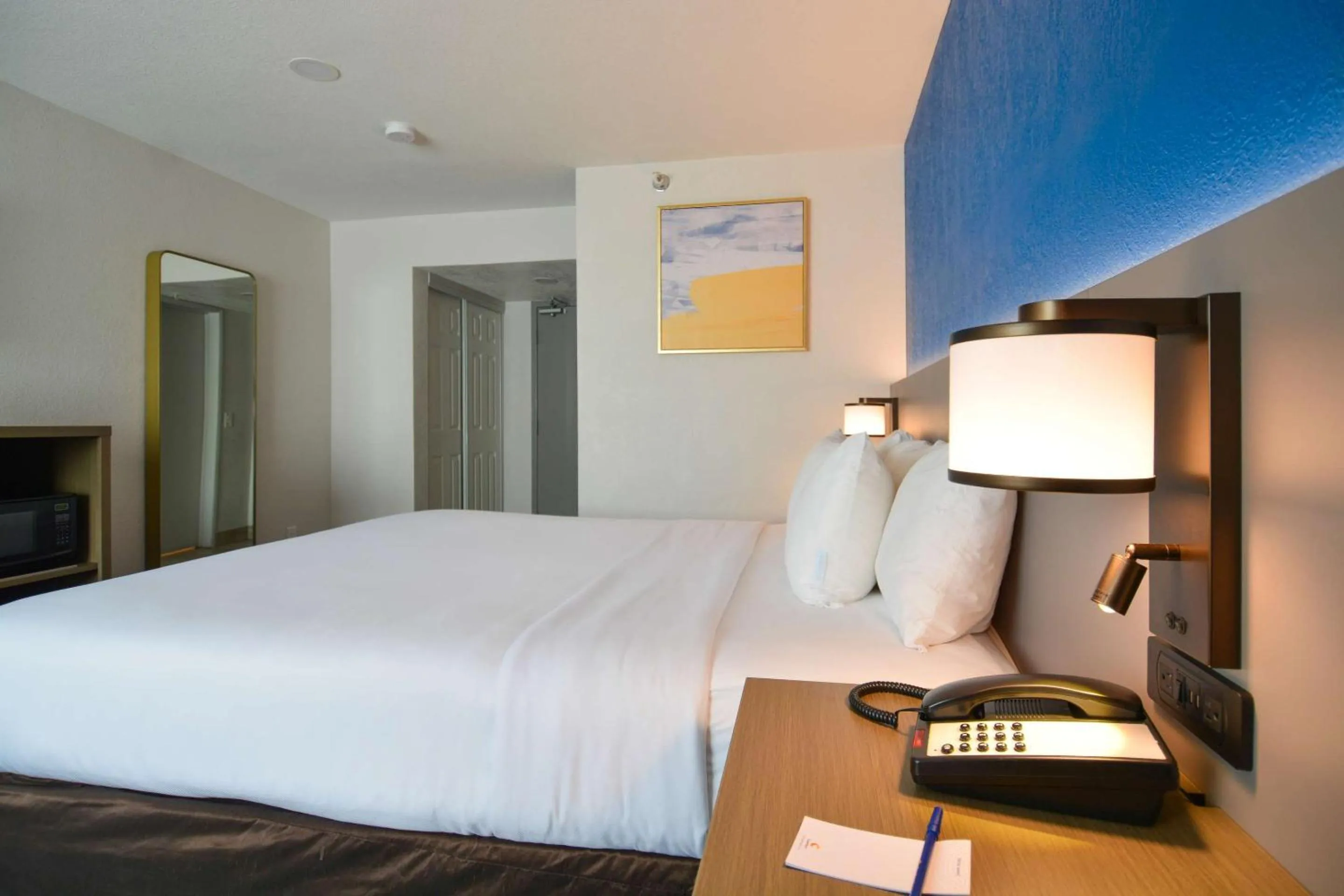 Bedroom, Bed in Comfort Inn & Suites Moreno Valley near March Air Reserve Base