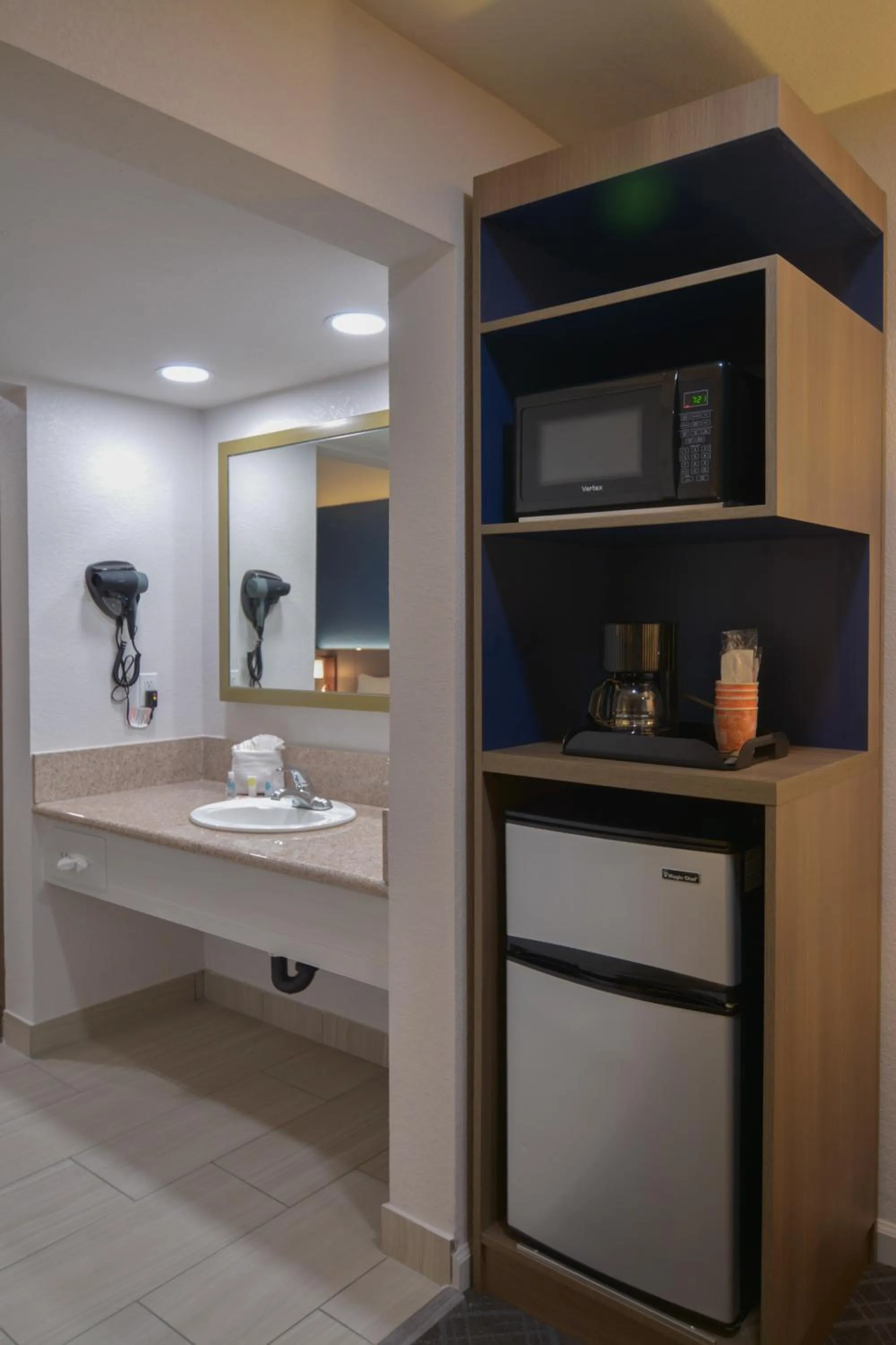 Comfort Inn & Suites Moreno Valley near March Air Reserve Base