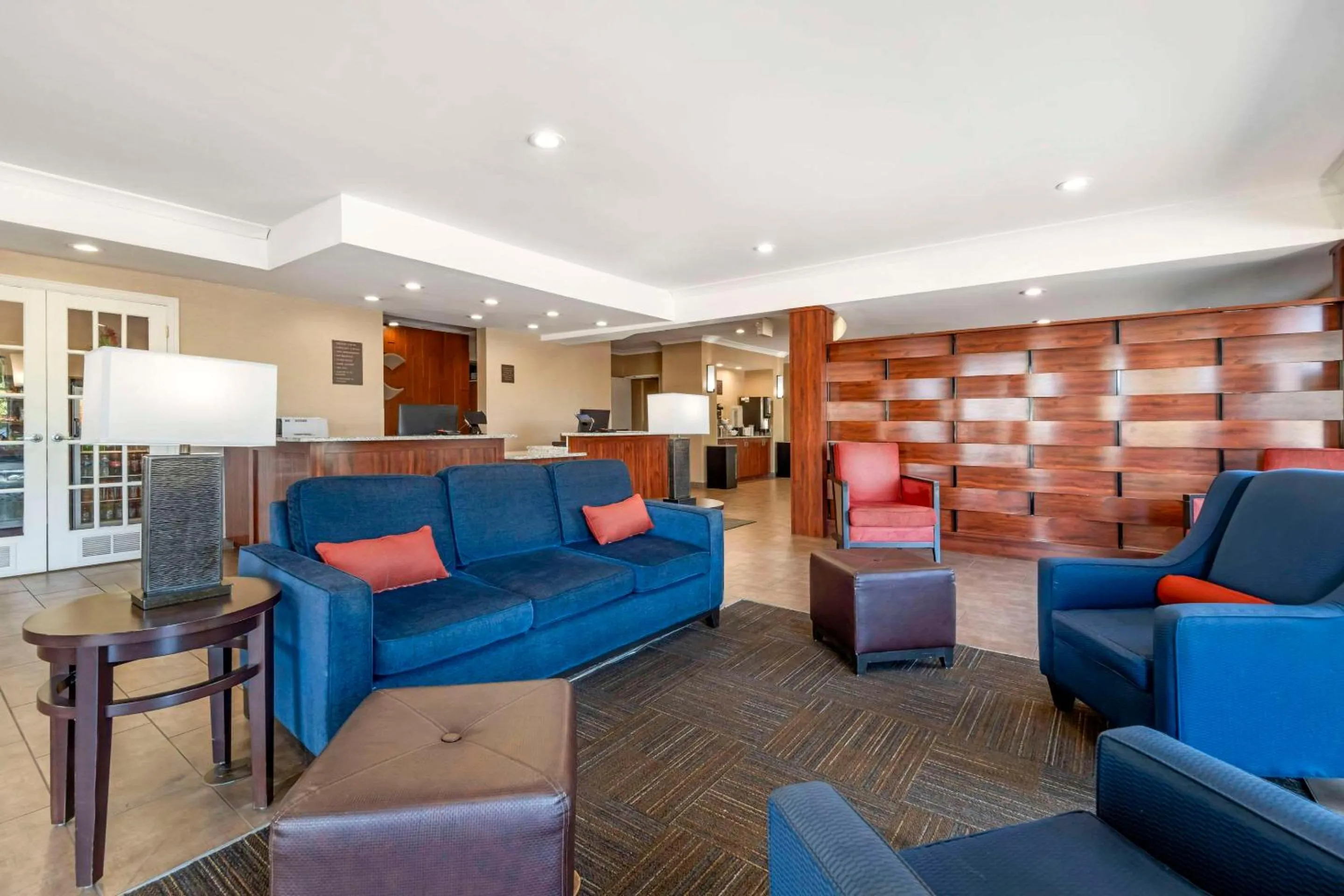 Lobby or reception in Comfort Suites Elizabethtown