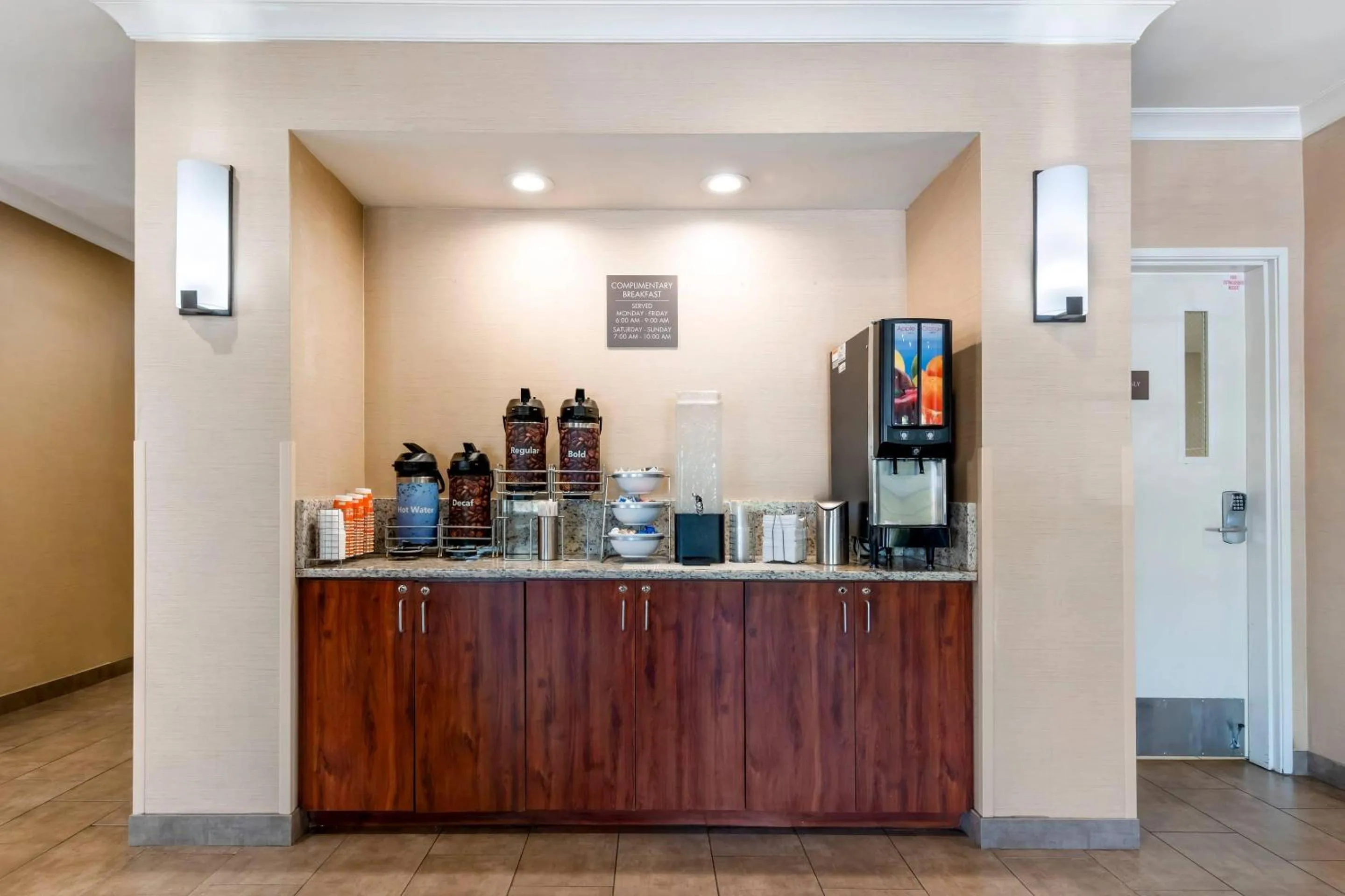 Breakfast in Comfort Suites Elizabethtown