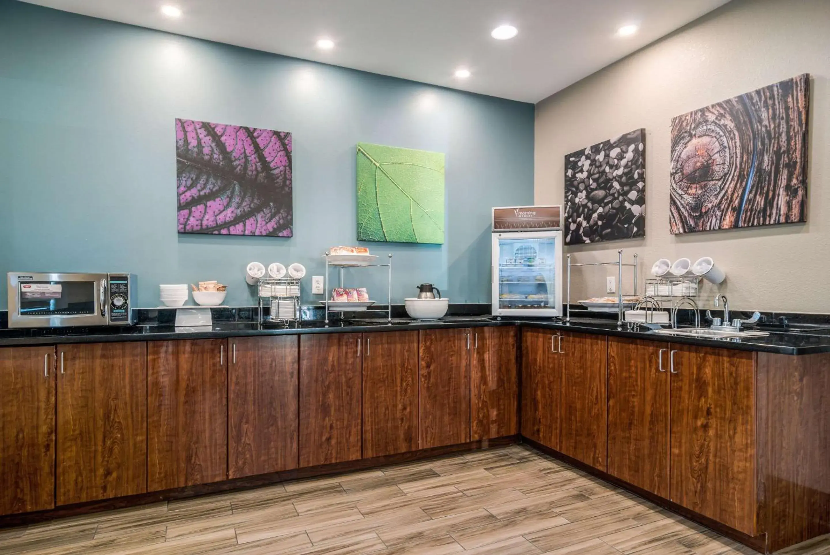 Restaurant/places to eat in Sleep Inn & Suites At Kennesaw State University Restaurant/places to eat in Sleep Inn & Suites At Kennesaw State University